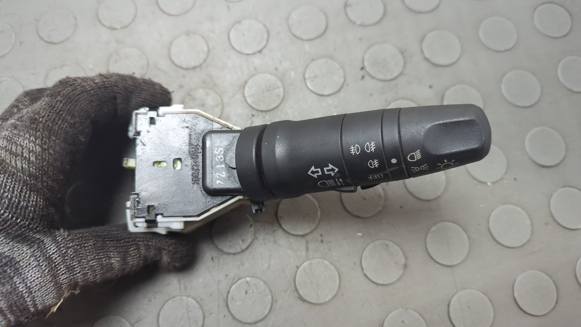 Переключатель поворотов подрулевой