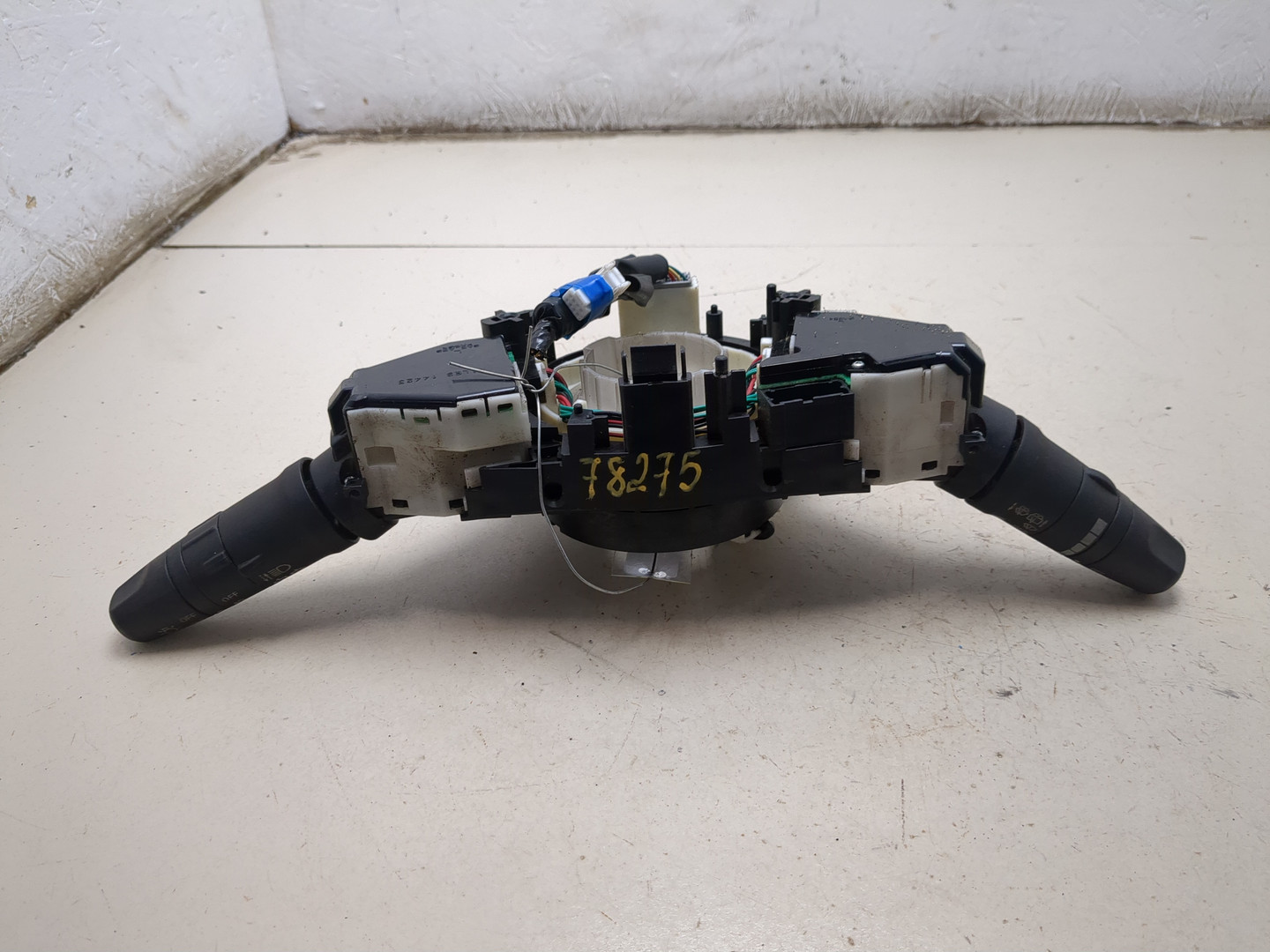 Переключатель поворотов подрулевой