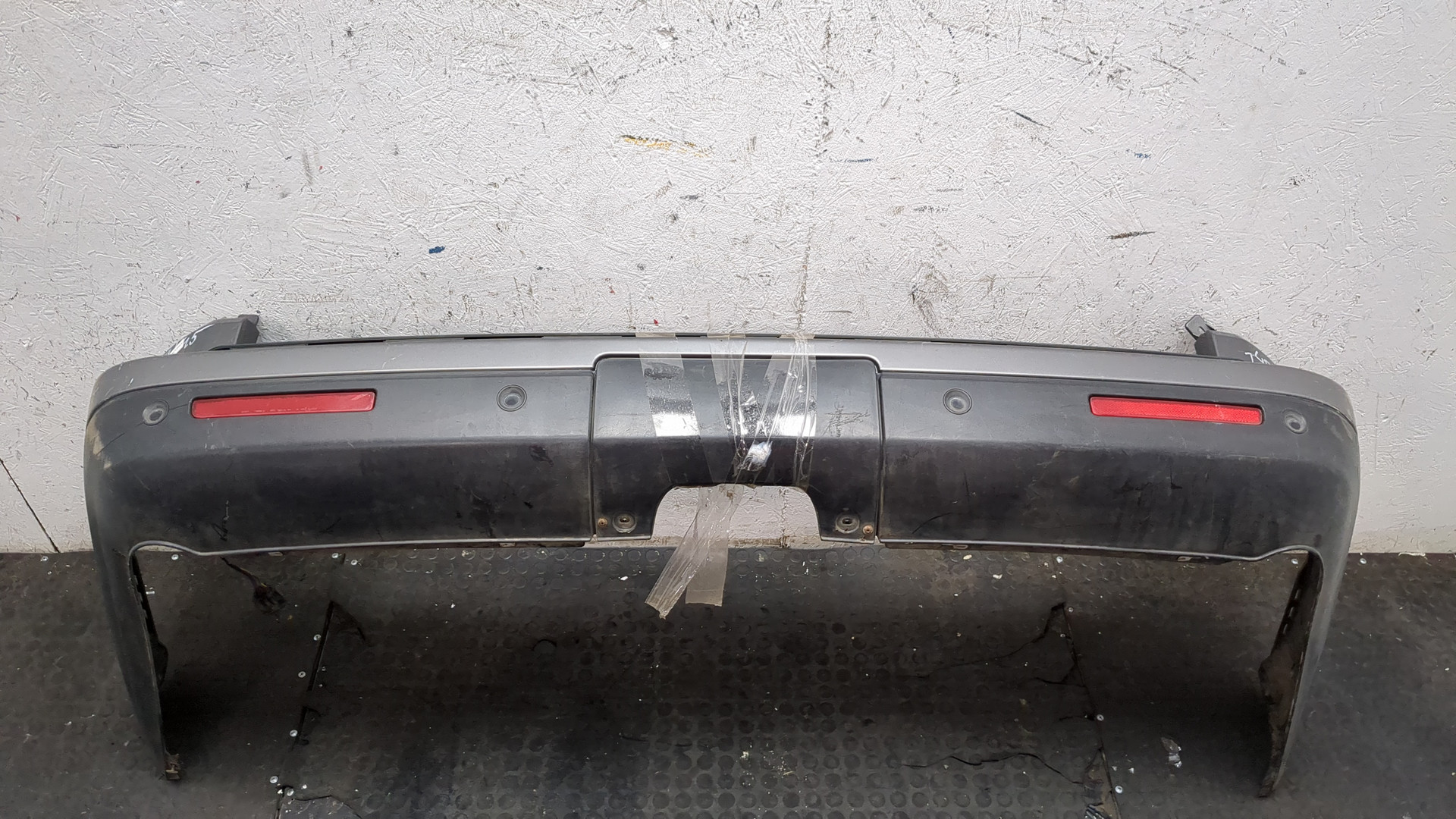 Бампер задний
