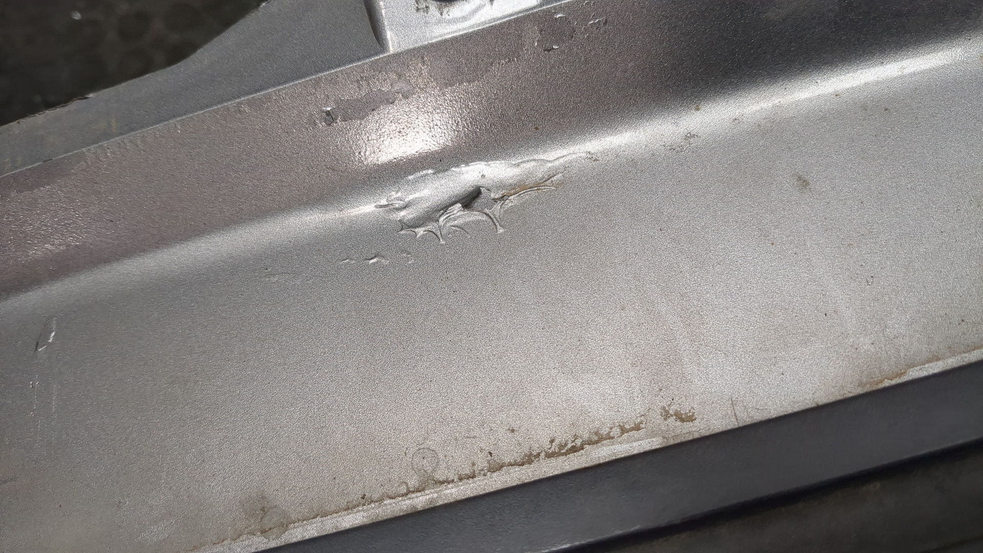 Бампер задний