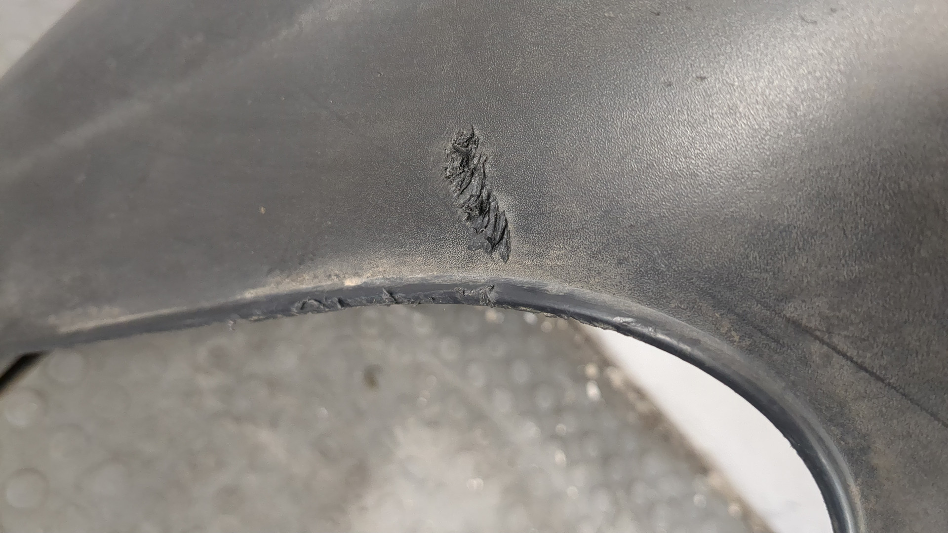 Бампер задний