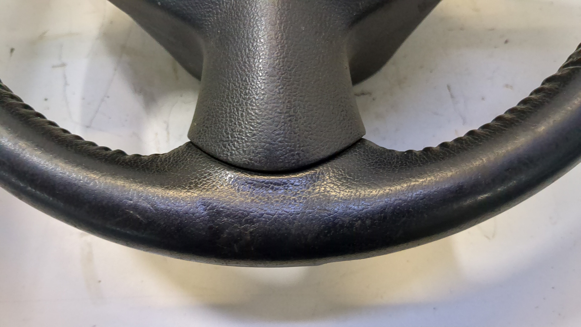 Рулевое колесо (руль)