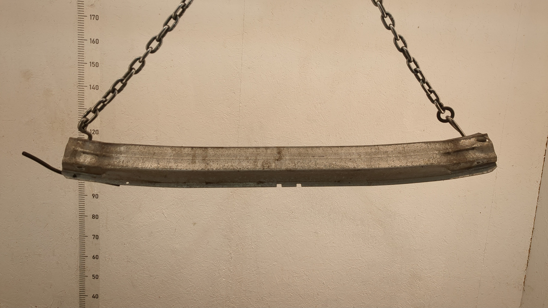 Усилитель переднего бампера