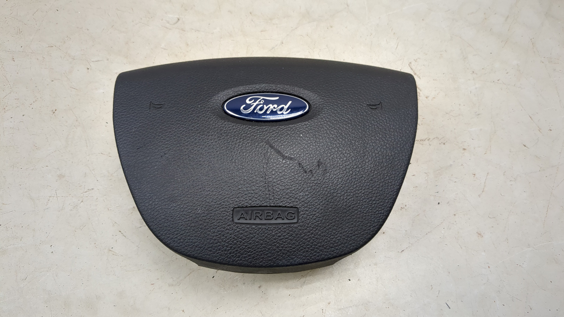 Подушка безопасности в рулевое колесо