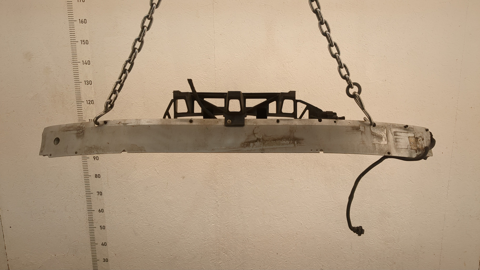 Усилитель переднего бампера