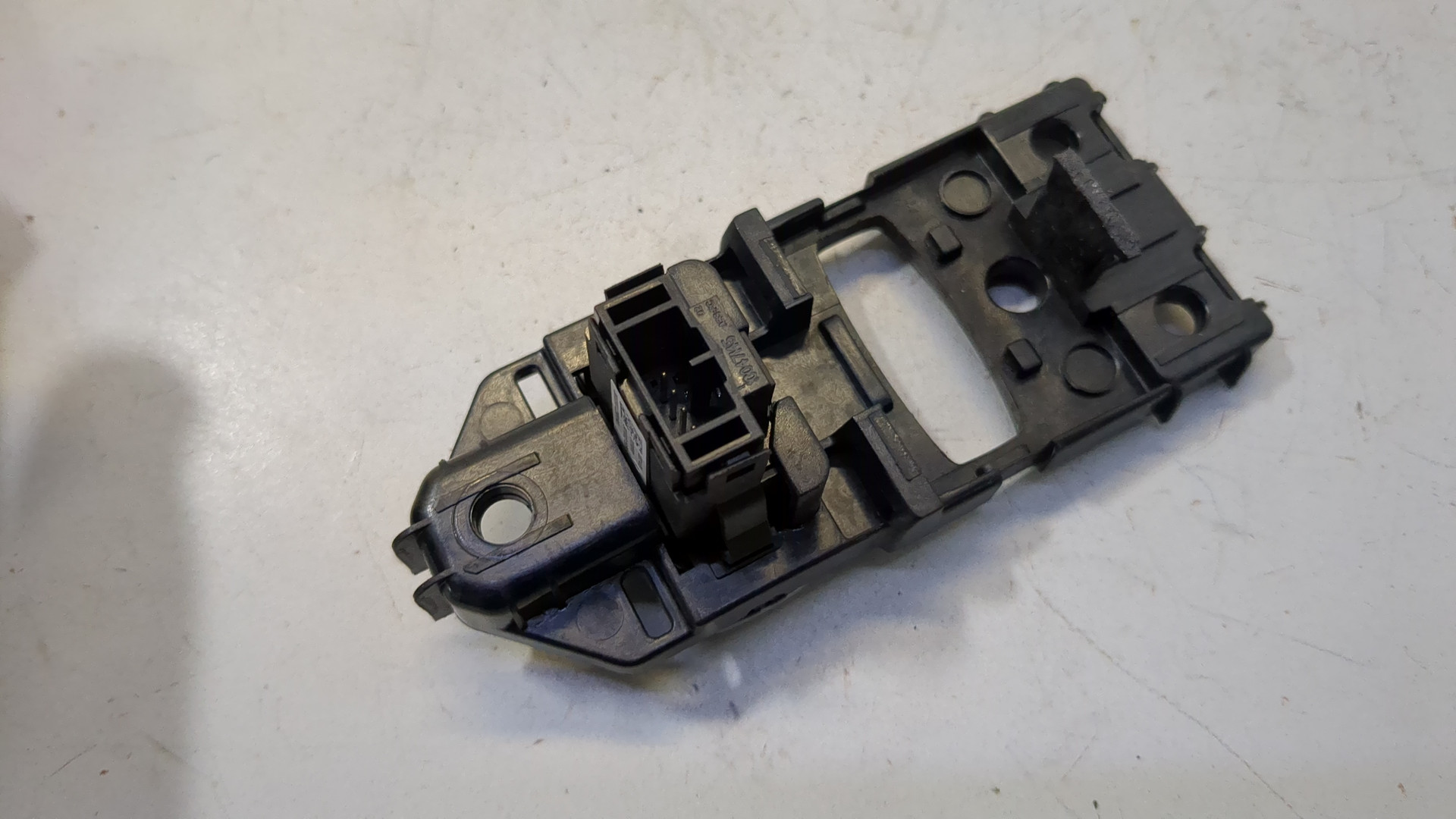 Кнопка запуска двигателя