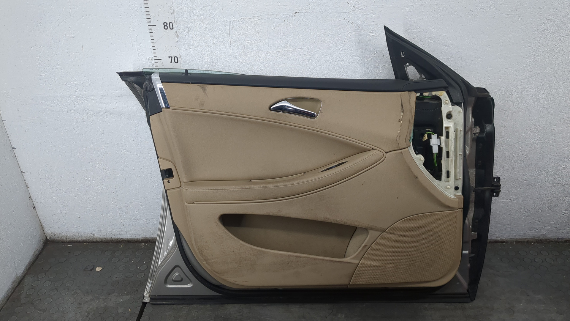 Дверь передняя левая