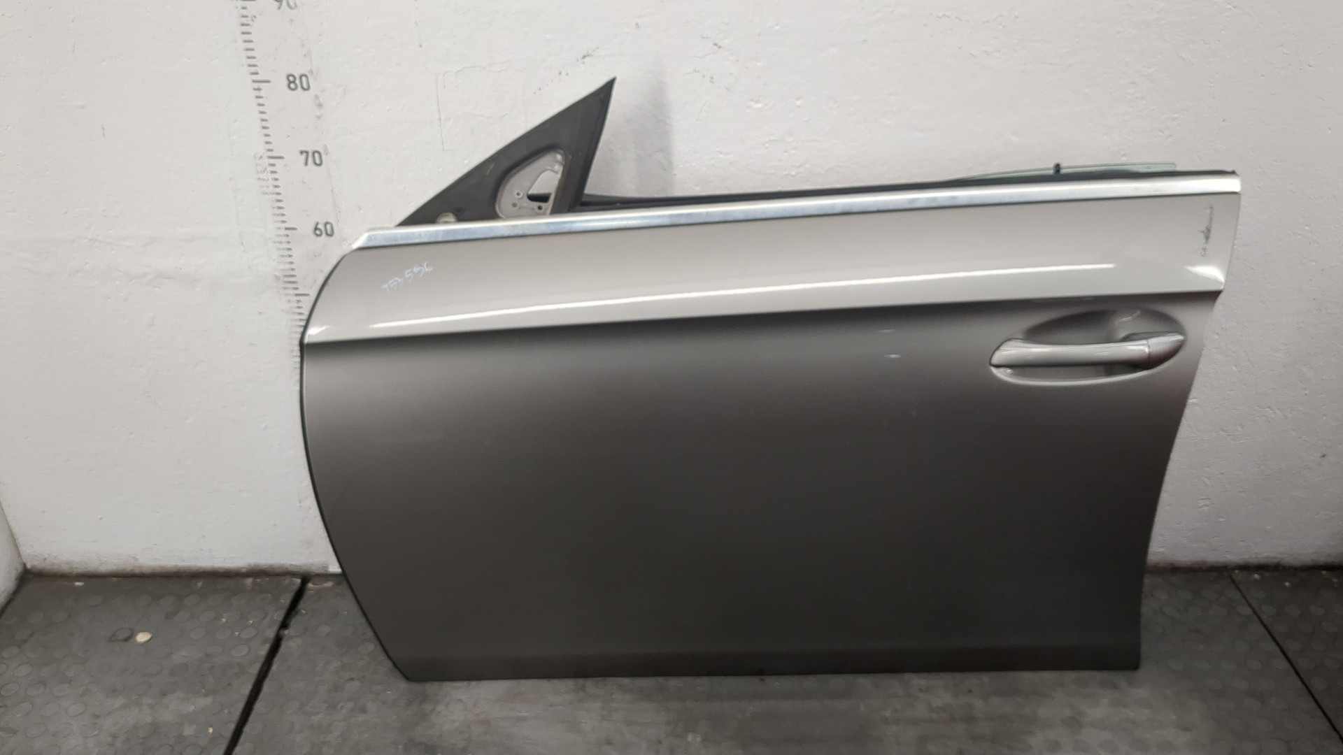 Дверь передняя левая