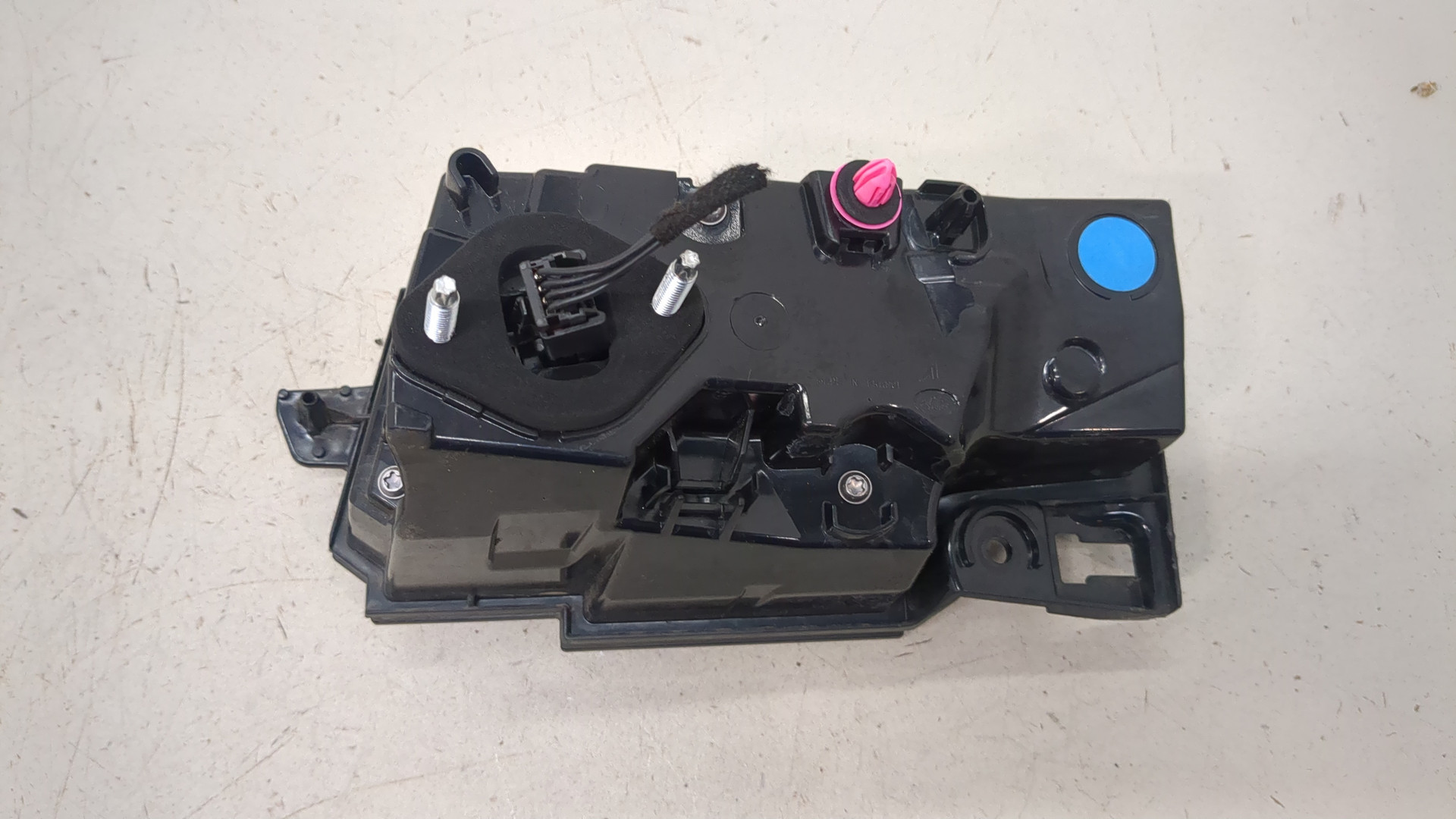 Фонарь задний внутренний левый