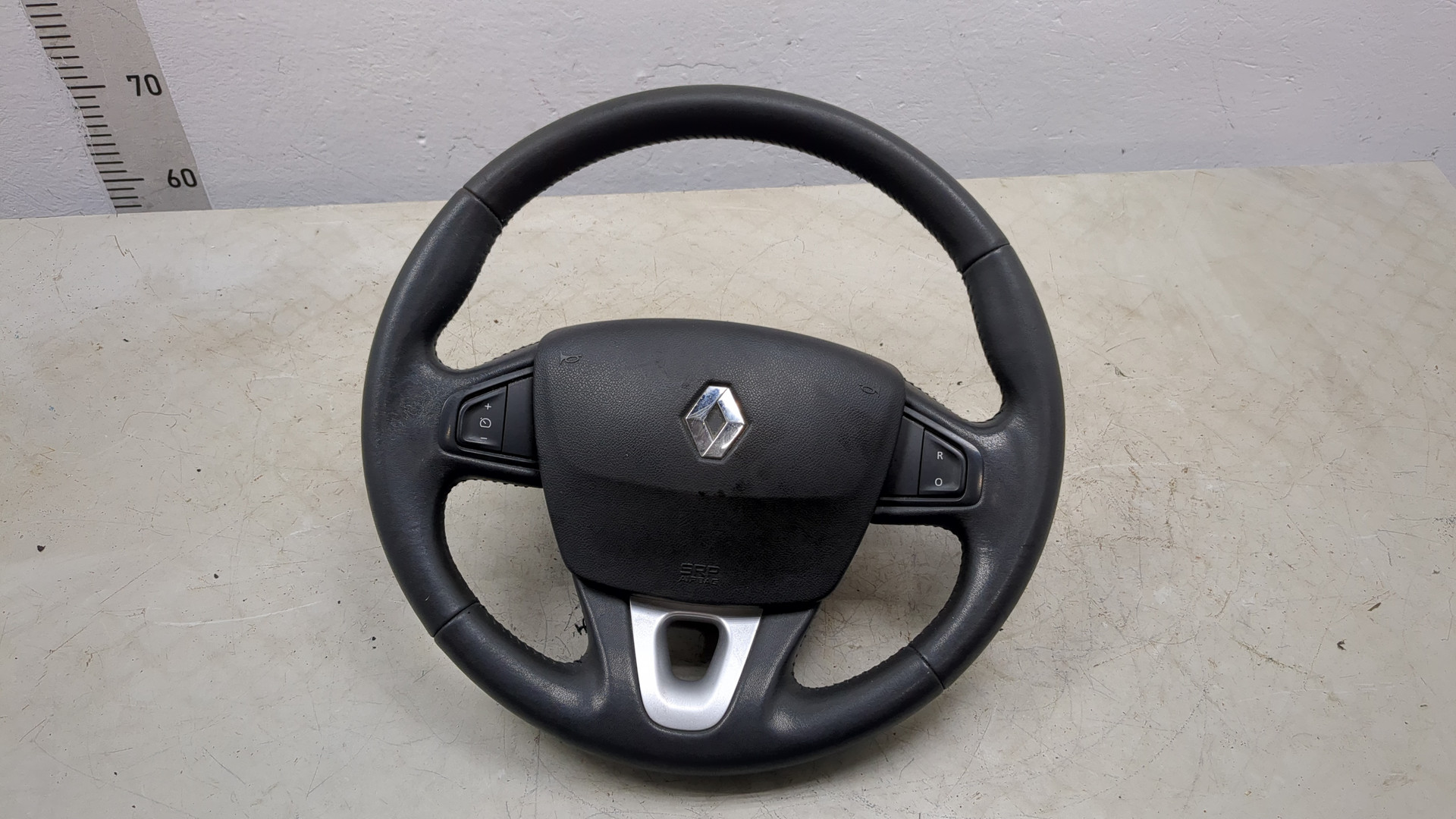 Рулевое колесо (руль)