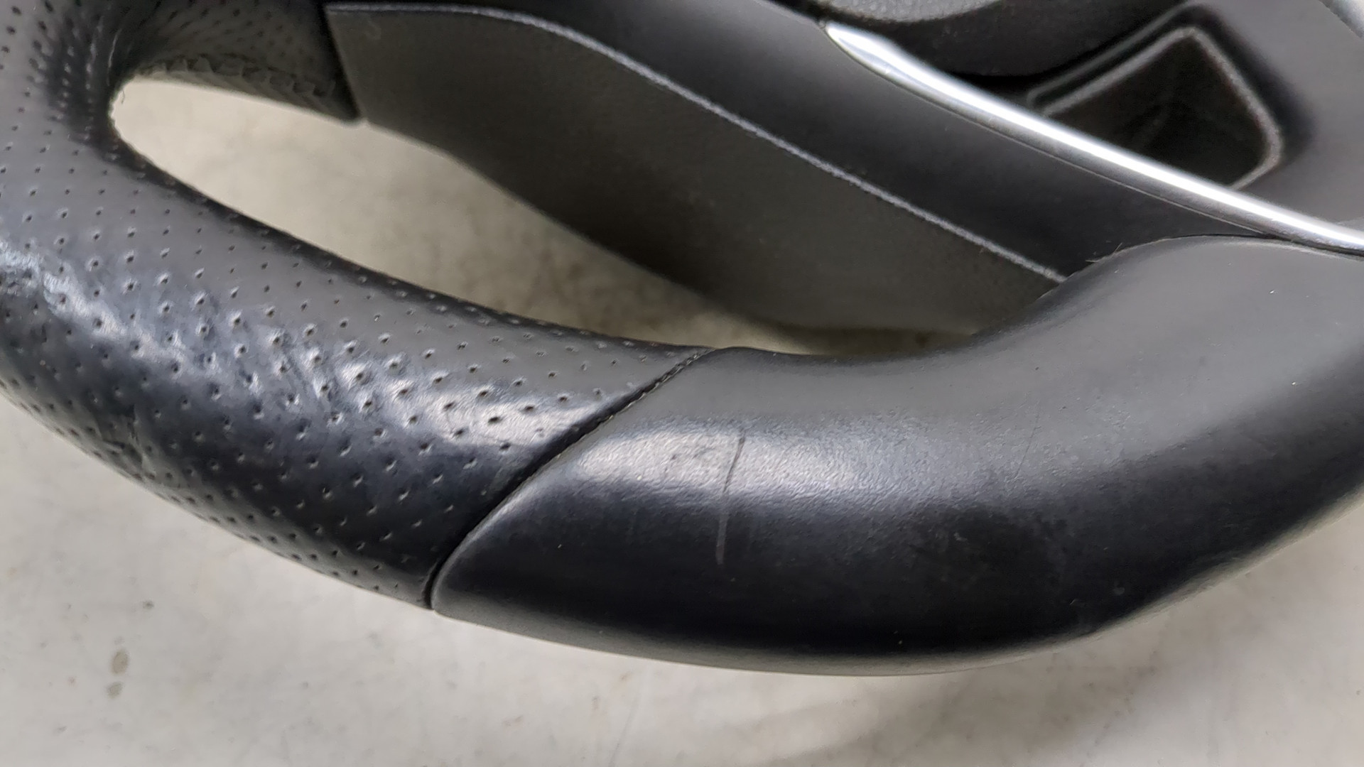 Рулевое колесо (руль)