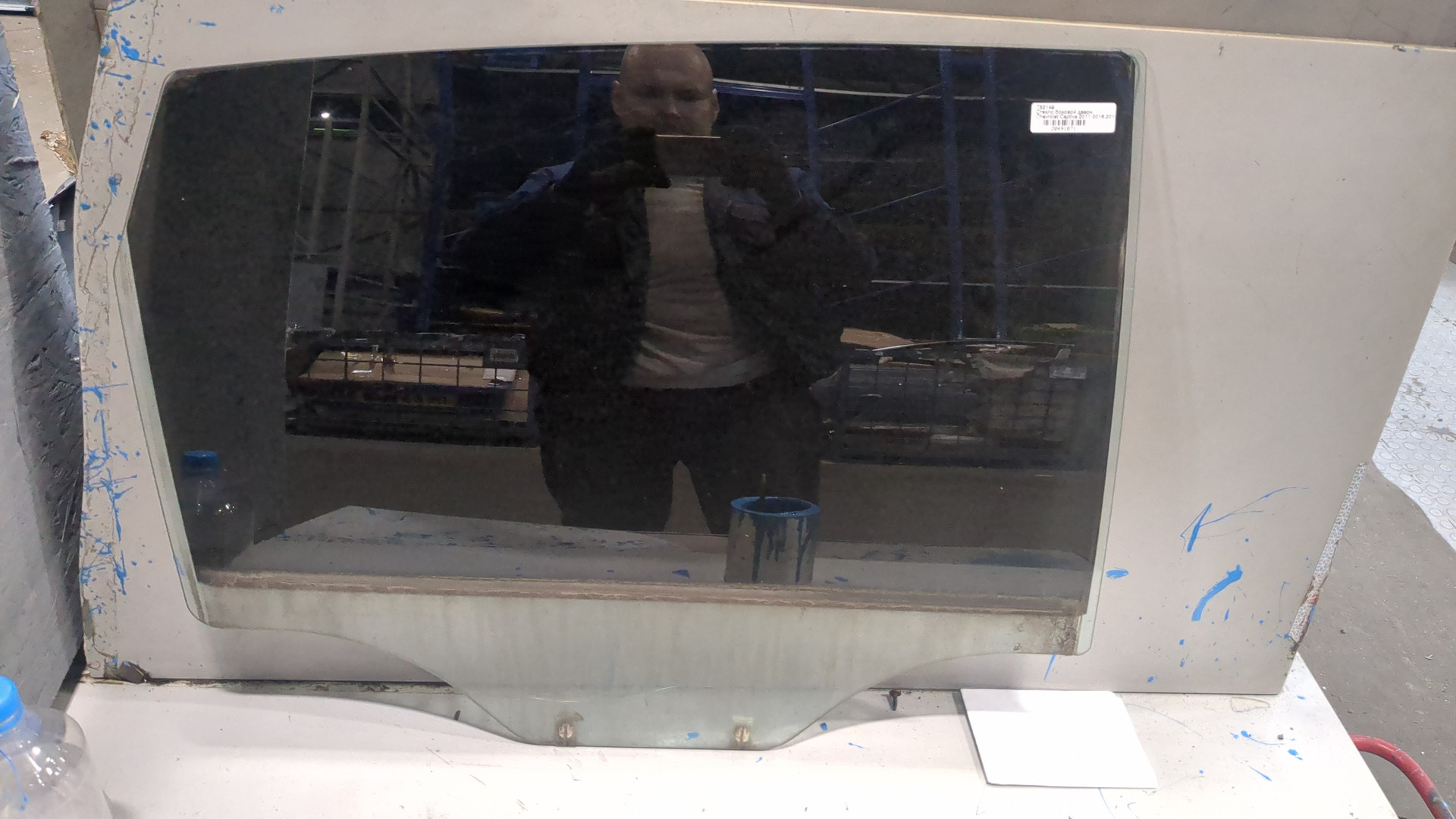 Стекло двери задней правой