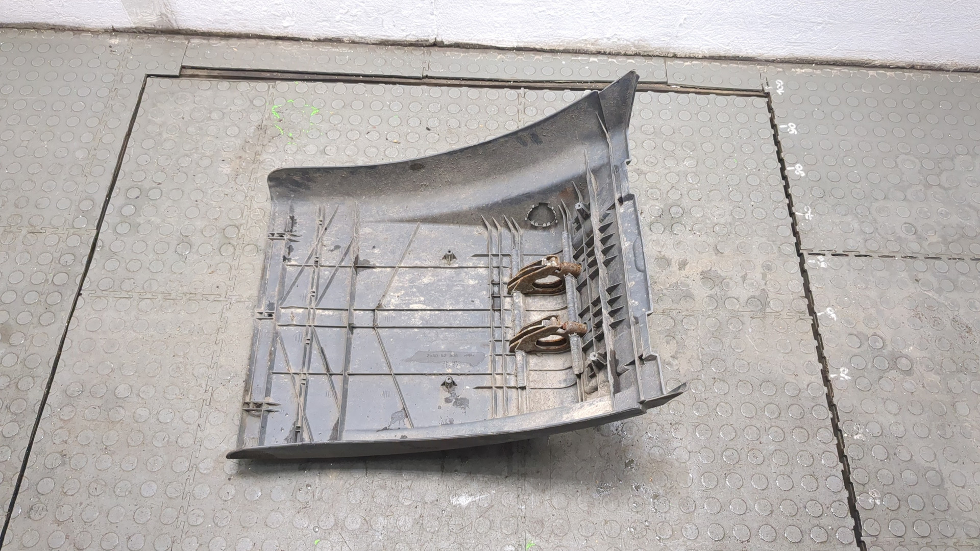 Крыло заднее левое