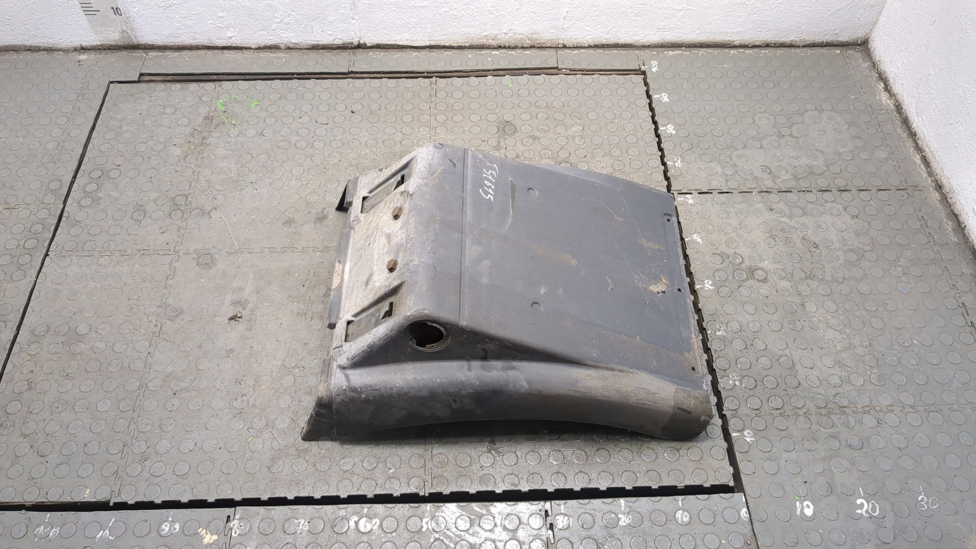 Крыло заднее левое