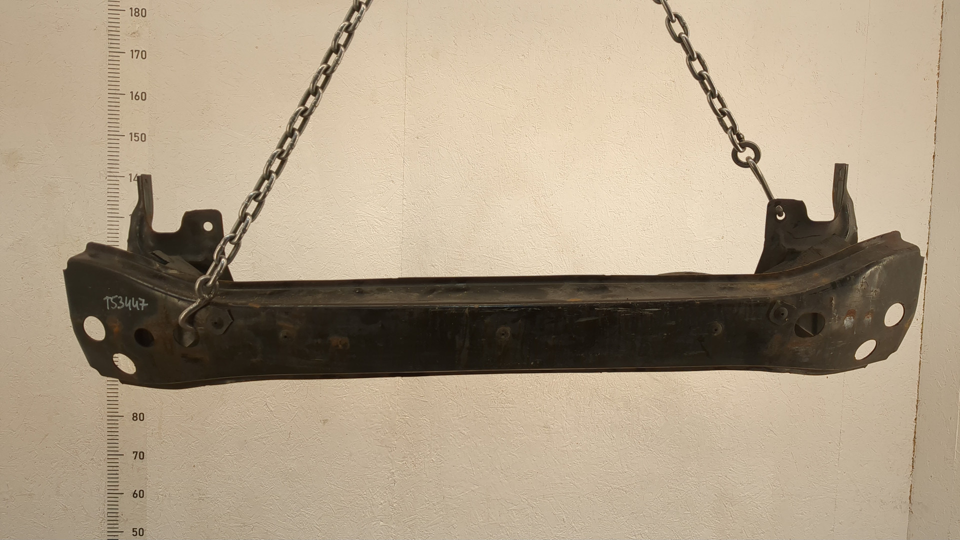 Усилитель переднего бампера