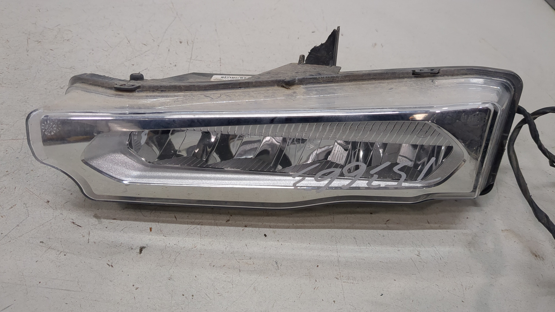 Фара противотуманная левая