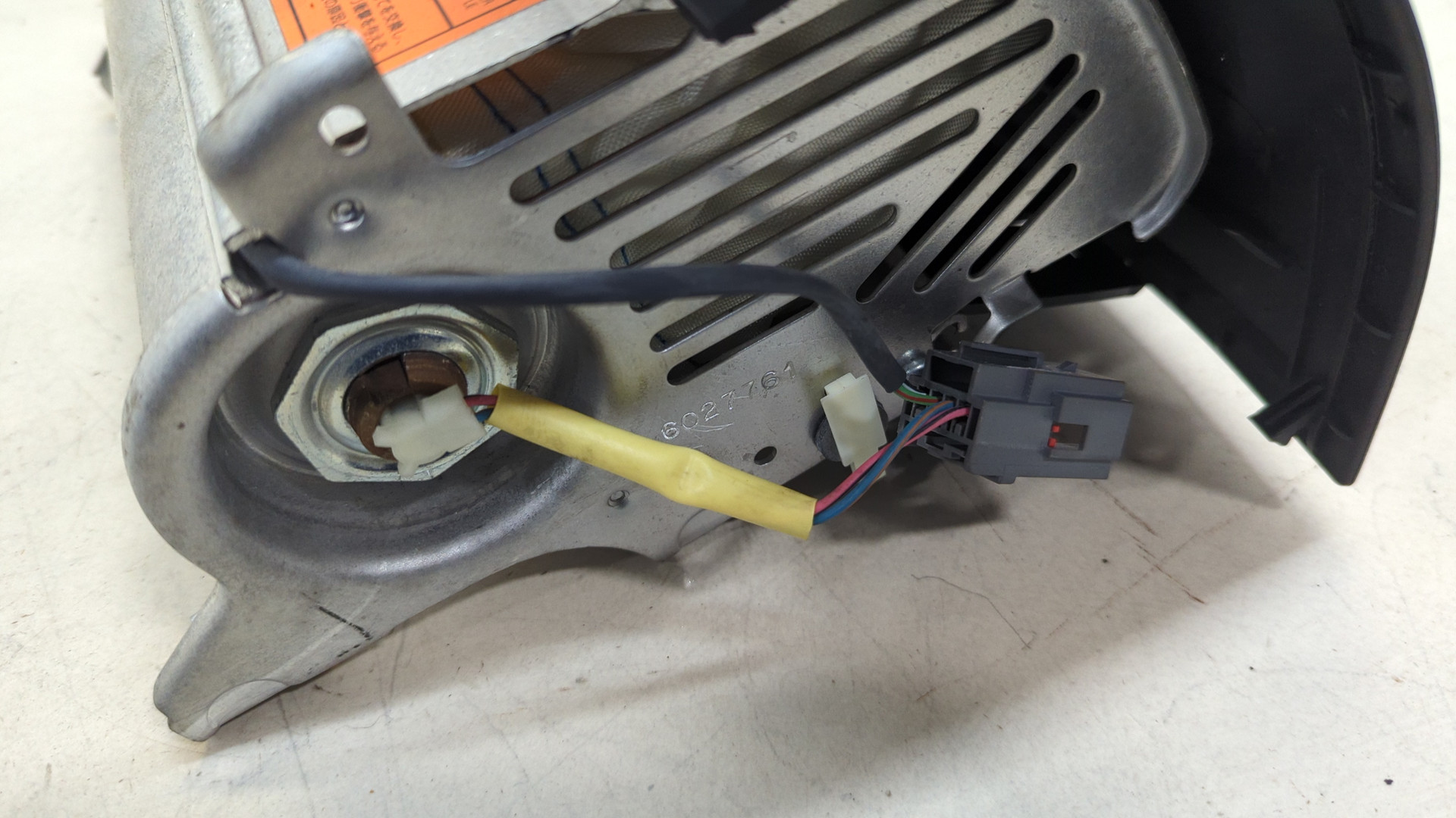 Подушка безопасности пассажирская (в торпедо)