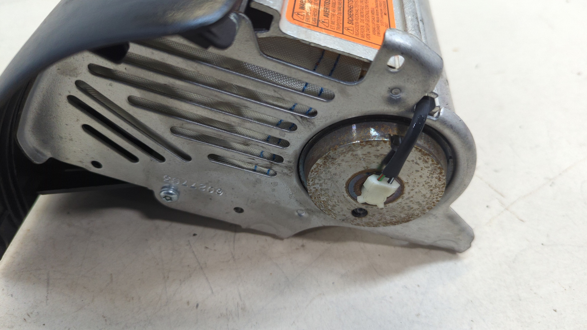 Подушка безопасности пассажирская (в торпедо)