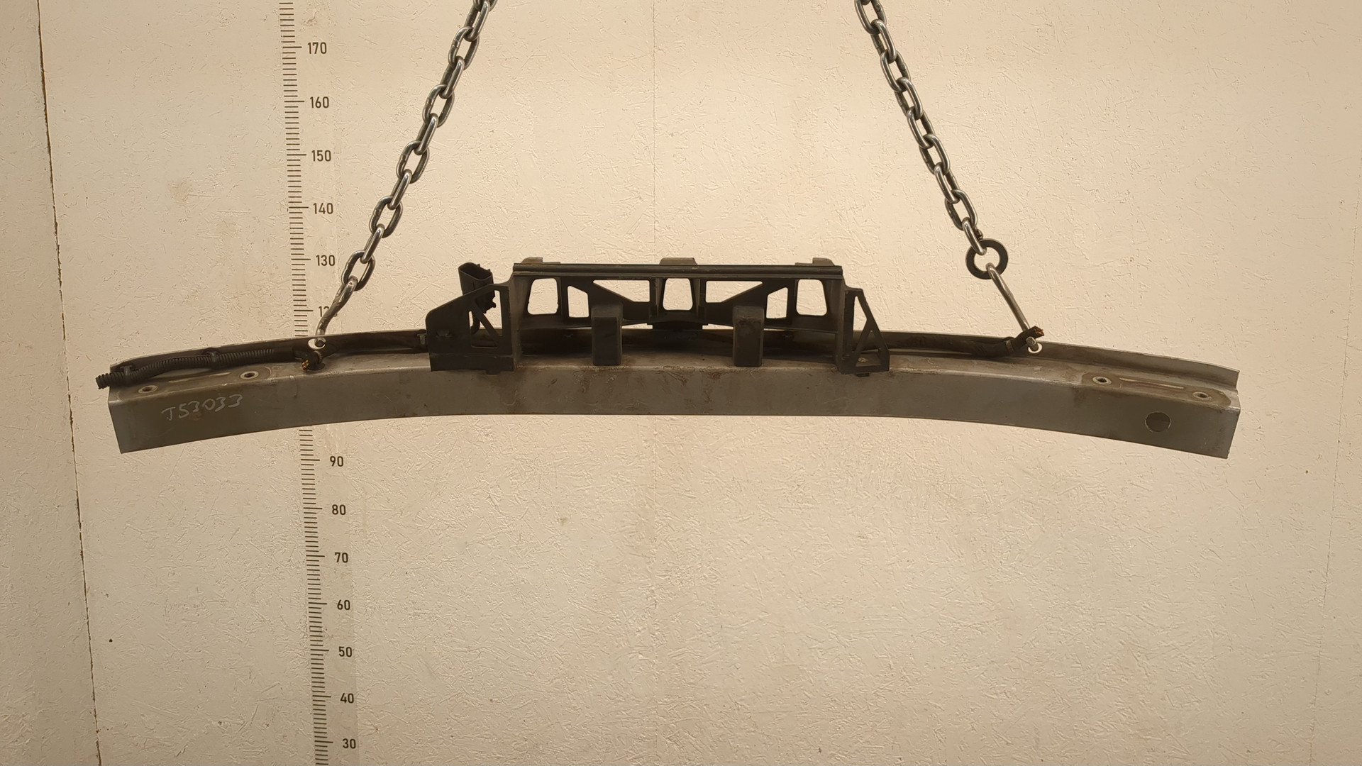 Усилитель переднего бампера