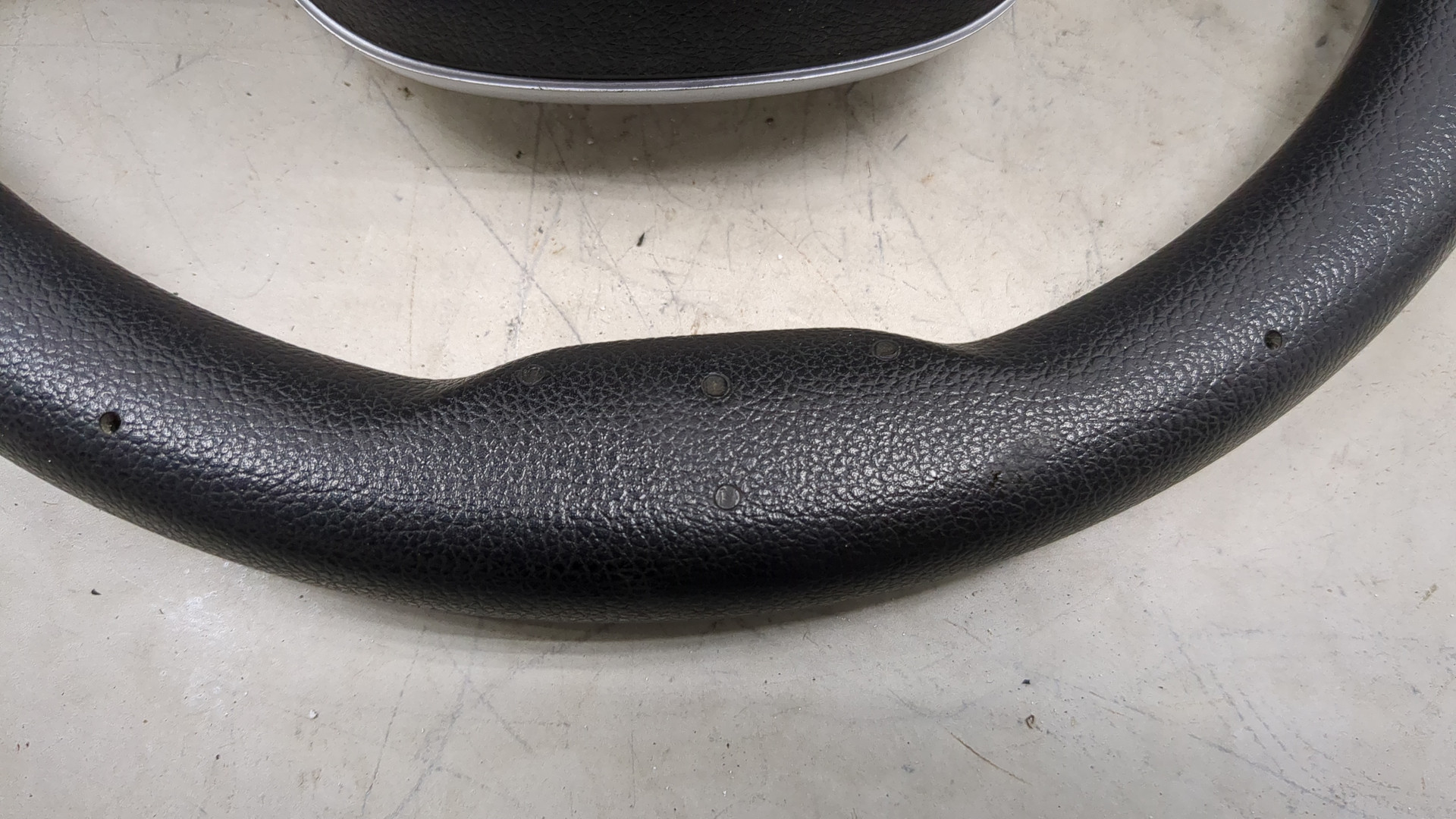 Рулевое колесо (руль)