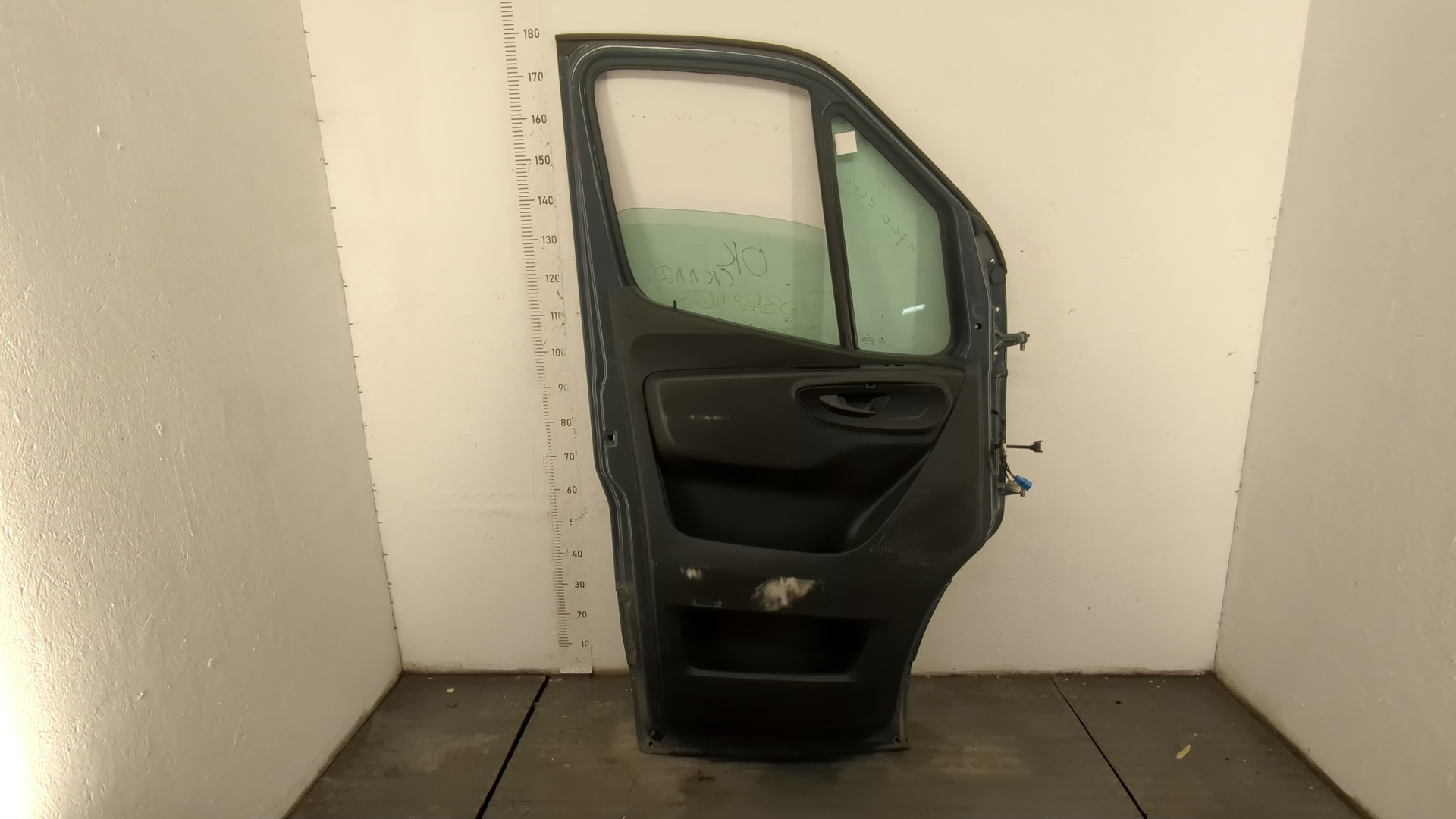 Дверь передняя левая