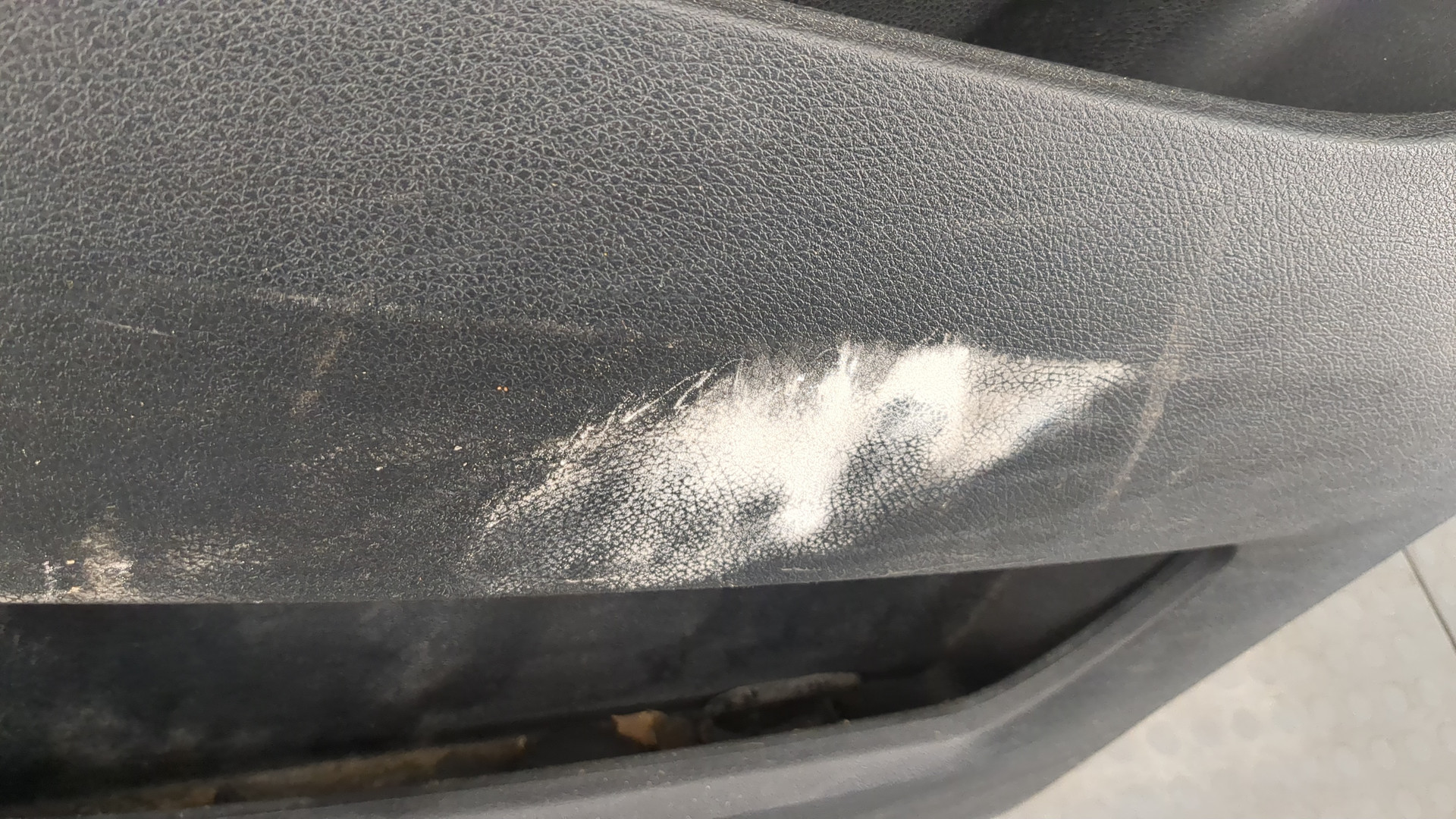 Дверь передняя левая