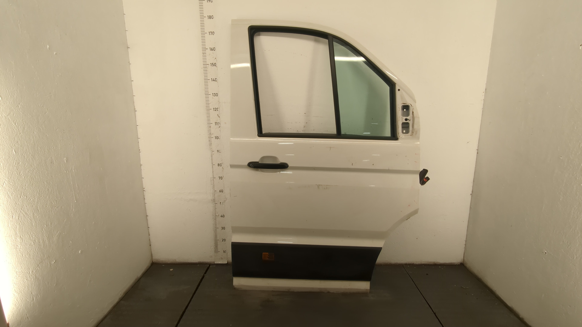 Дверь передняя правая