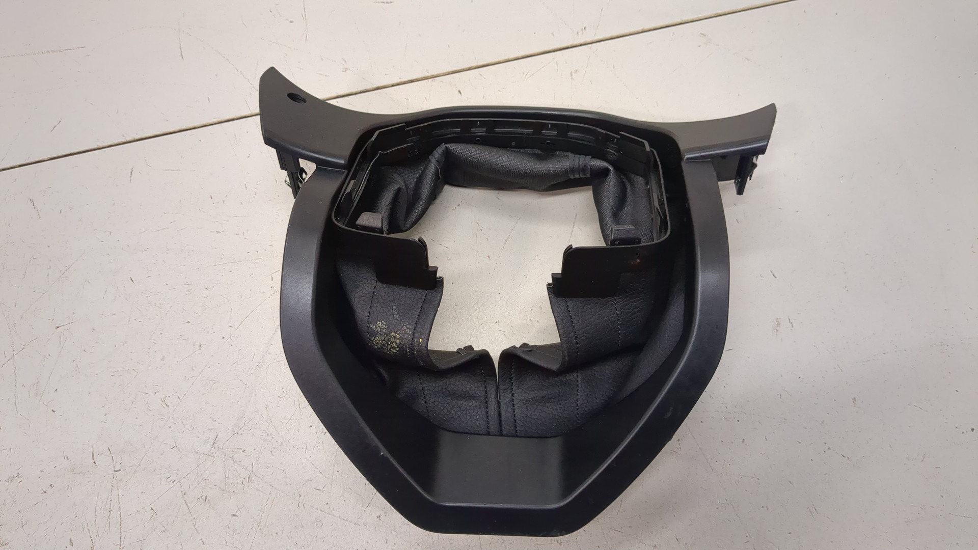 Кожух рулевой колонки