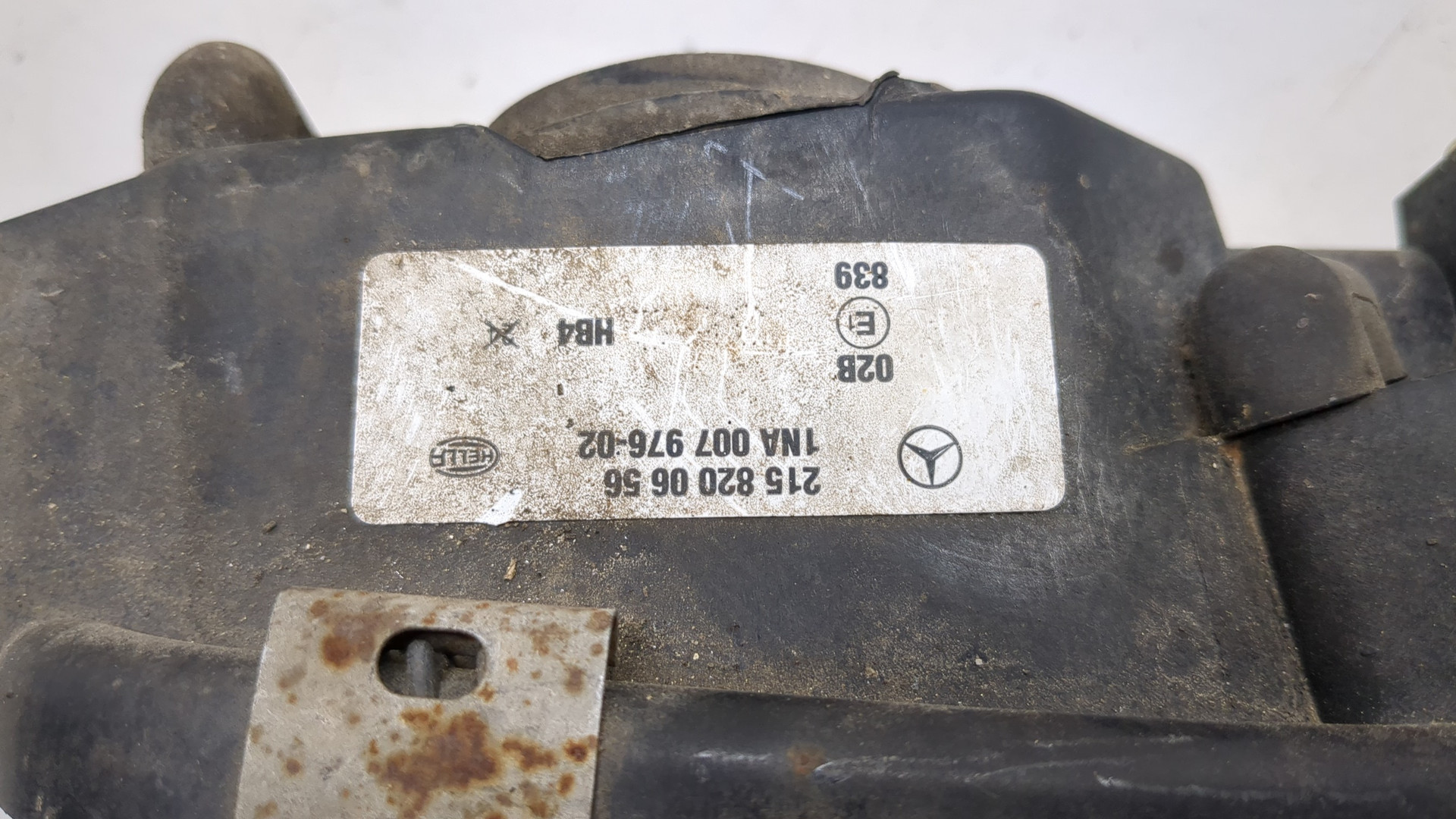 Фара противотуманная правая