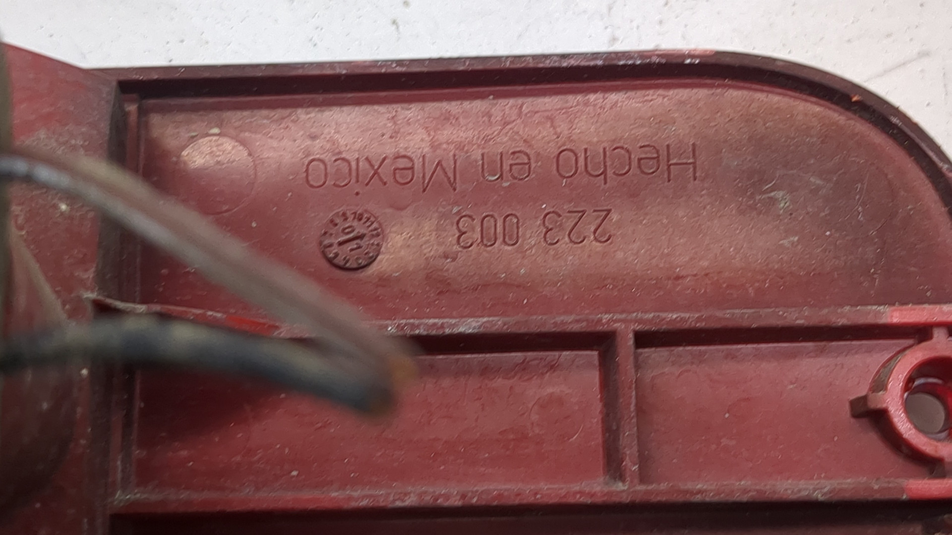 Фара противотуманная левая