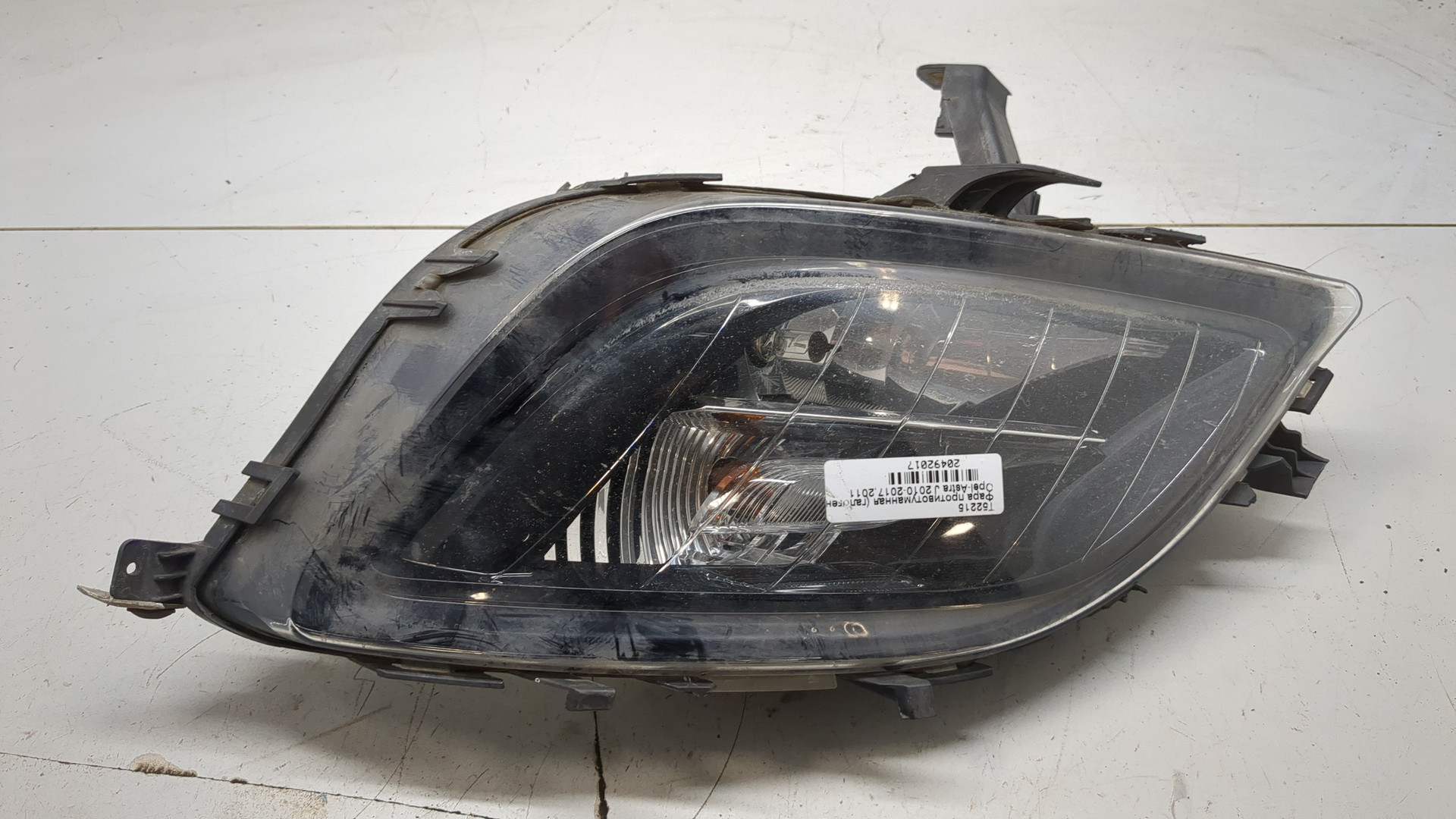 Фара противотуманная левая