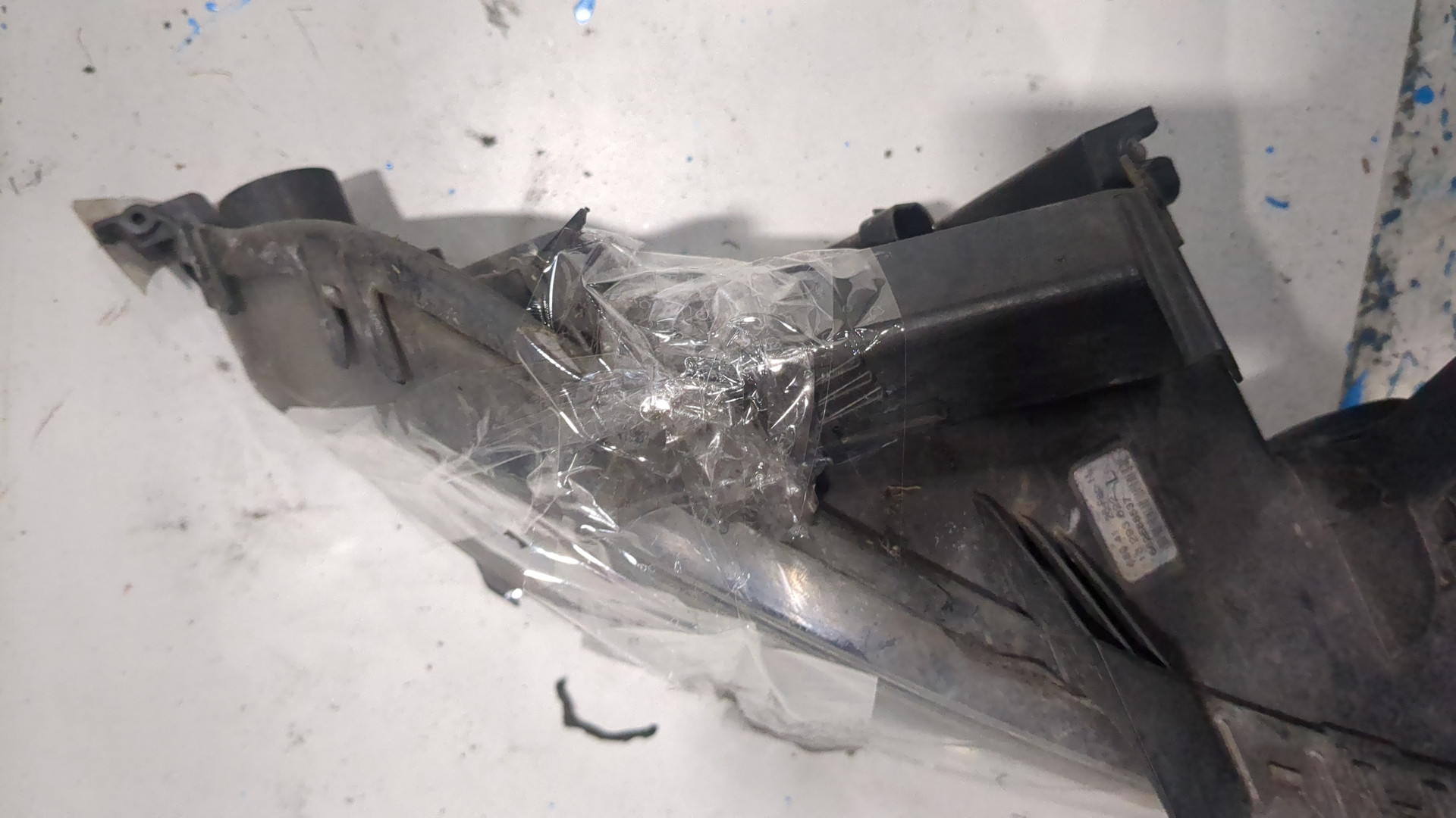 Фара противотуманная левая