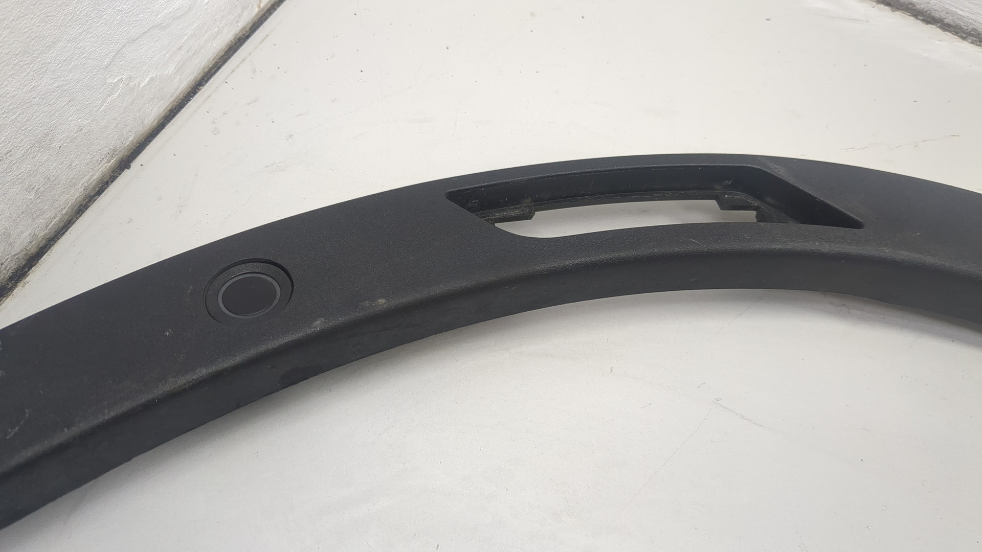 Накладка переднего крыла левого