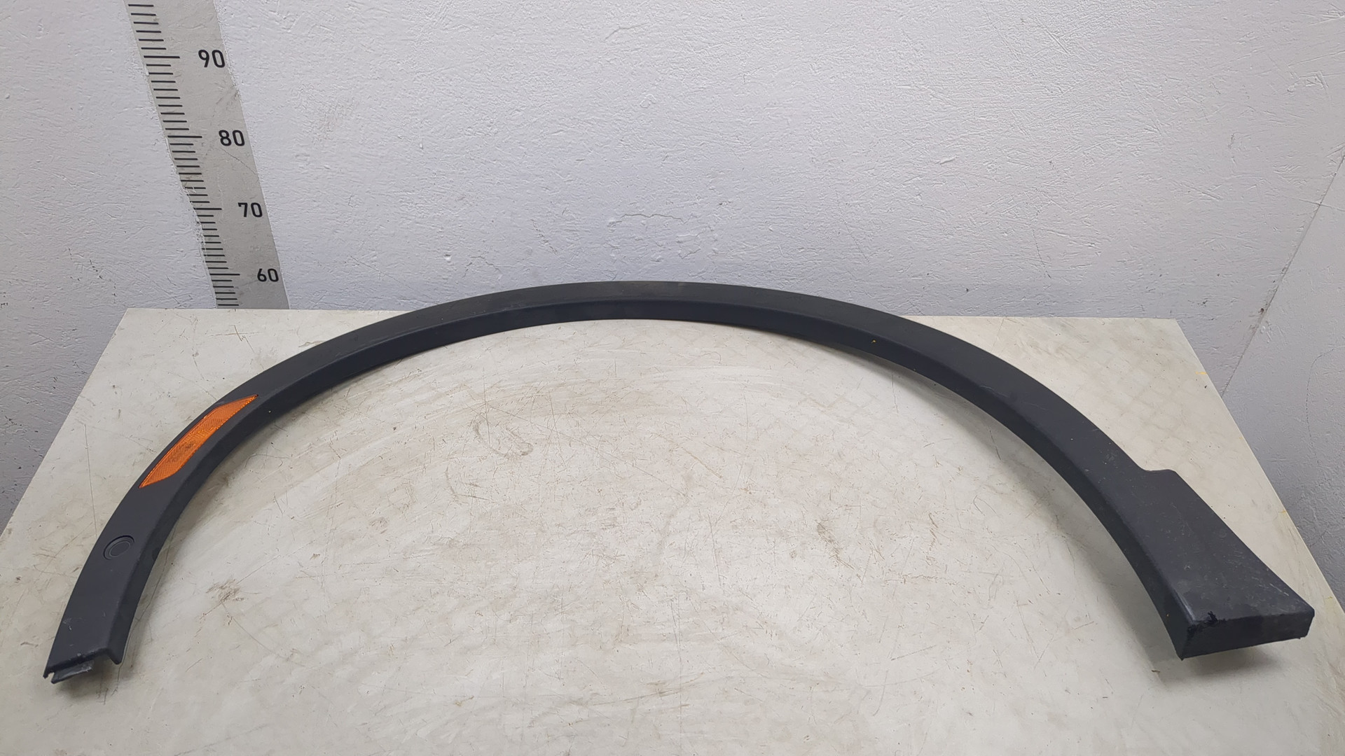 Накладка переднего крыла левого