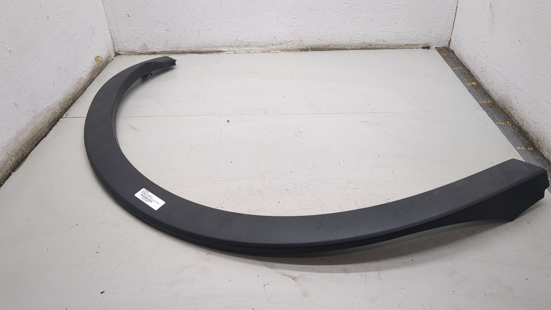 Накладка заднего крыла левого