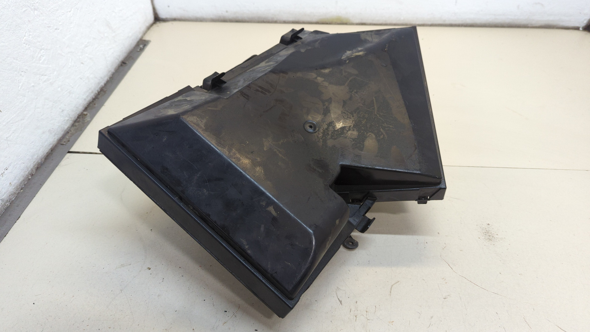 Корпус салонного фильтра