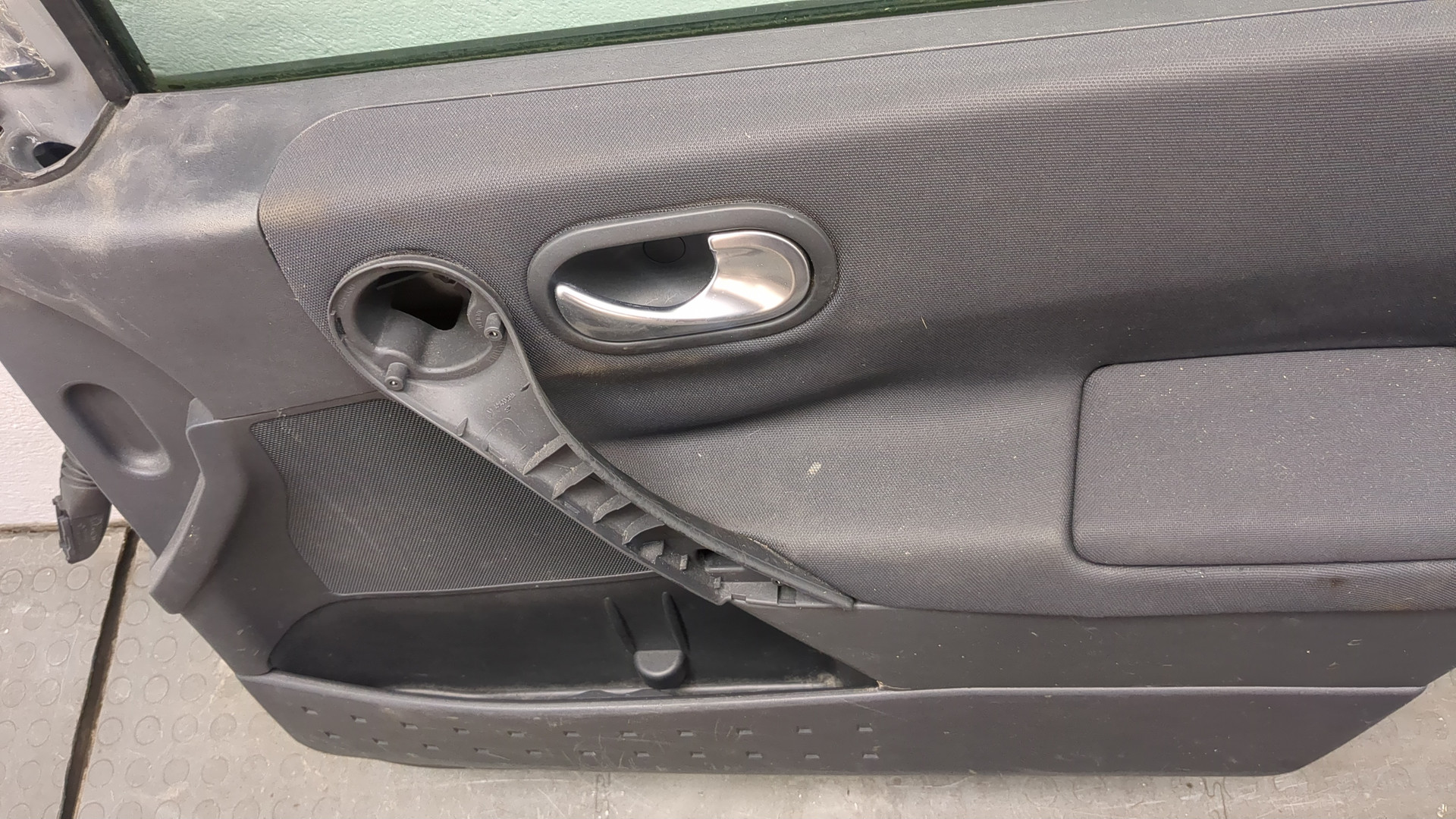 Дверь передняя правая