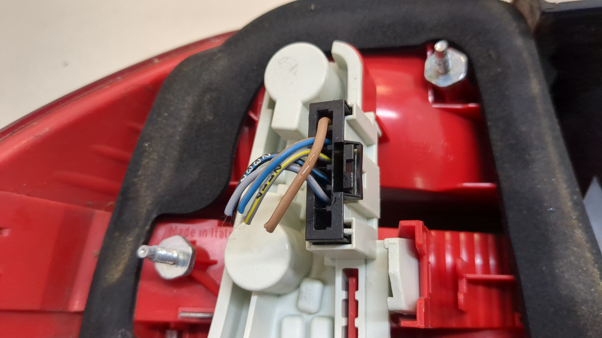 Фонарь задний правый