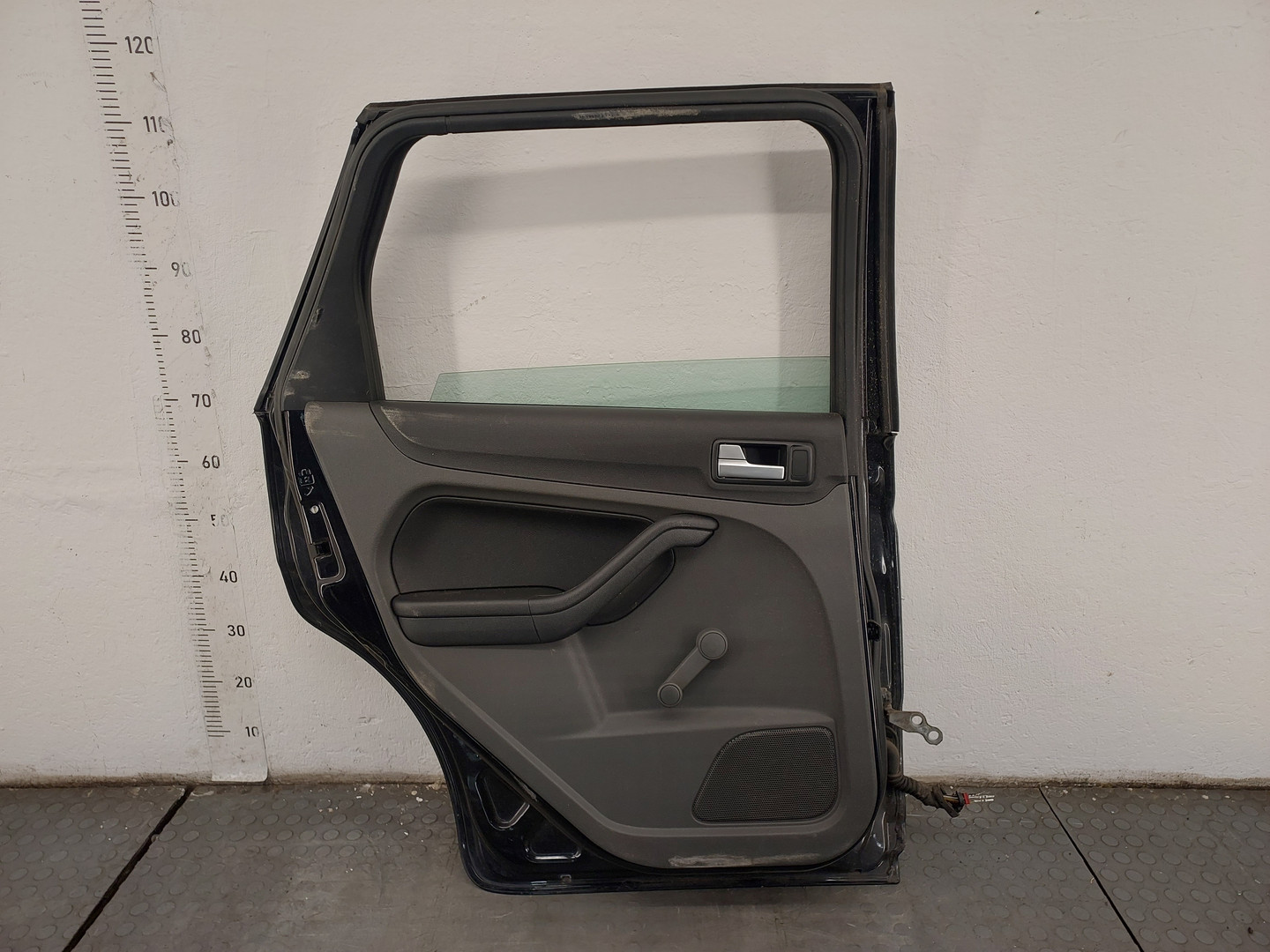 Дверь задняя левая