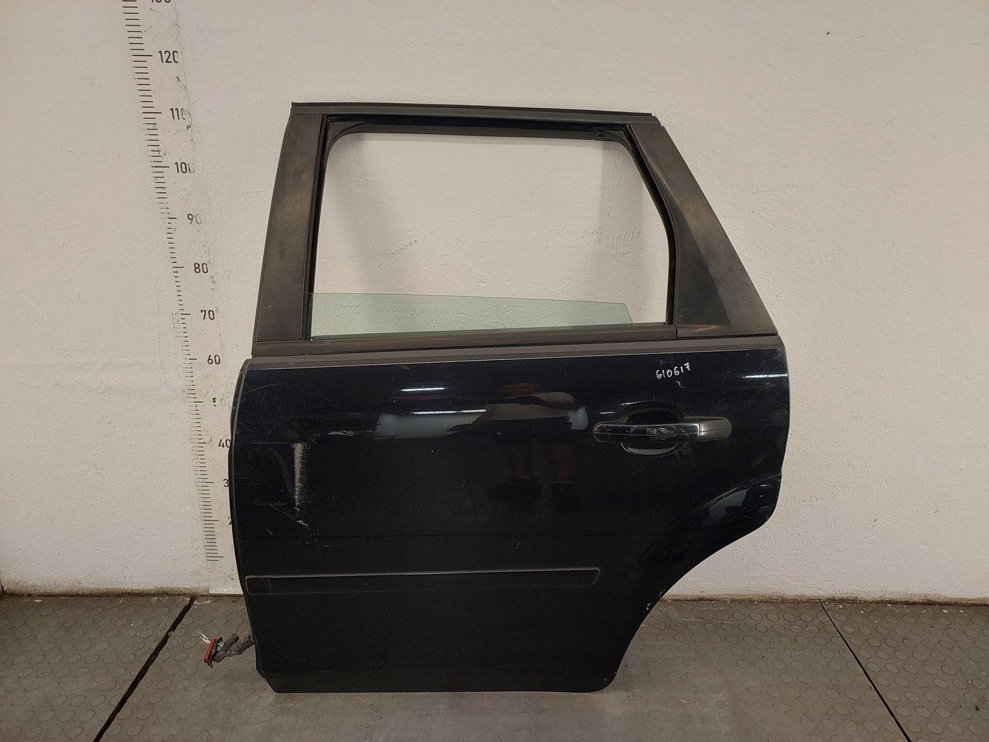 Дверь задняя левая