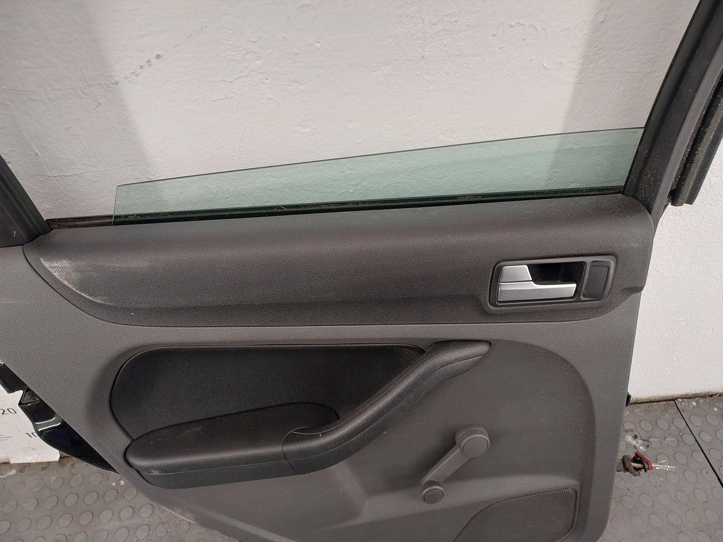 Дверь задняя левая