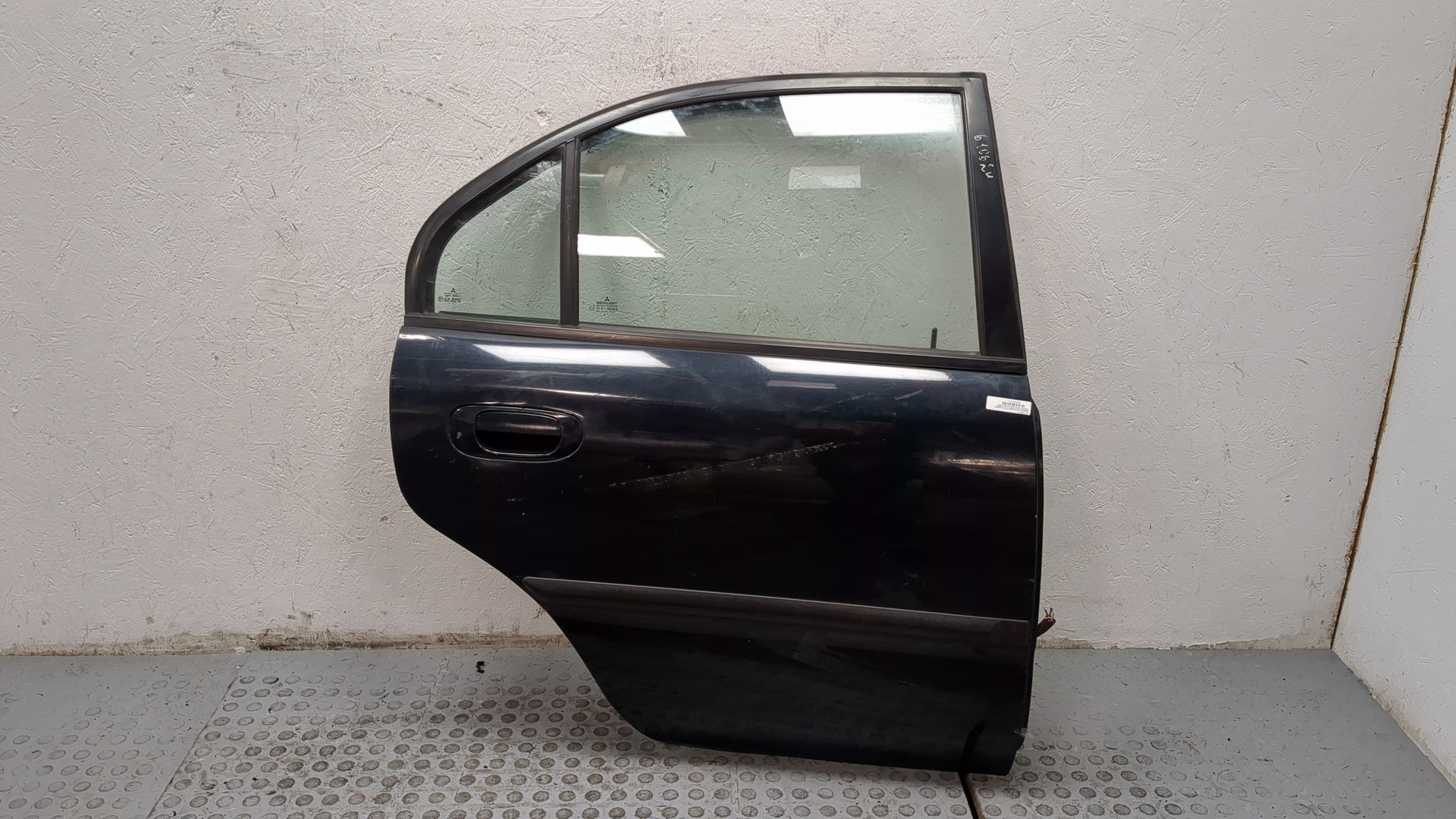 Дверь задняя правая