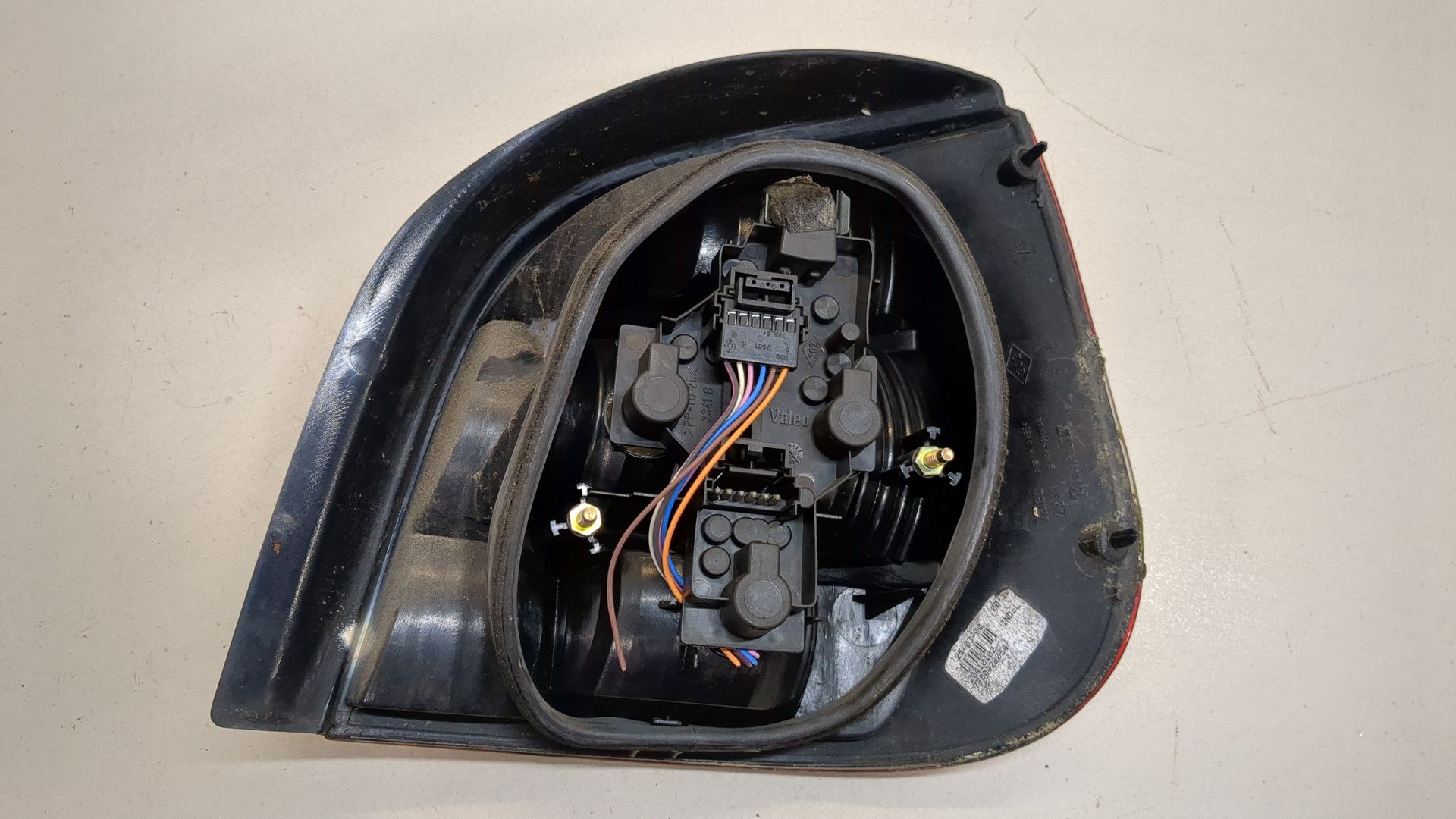 Фонарь задний левый