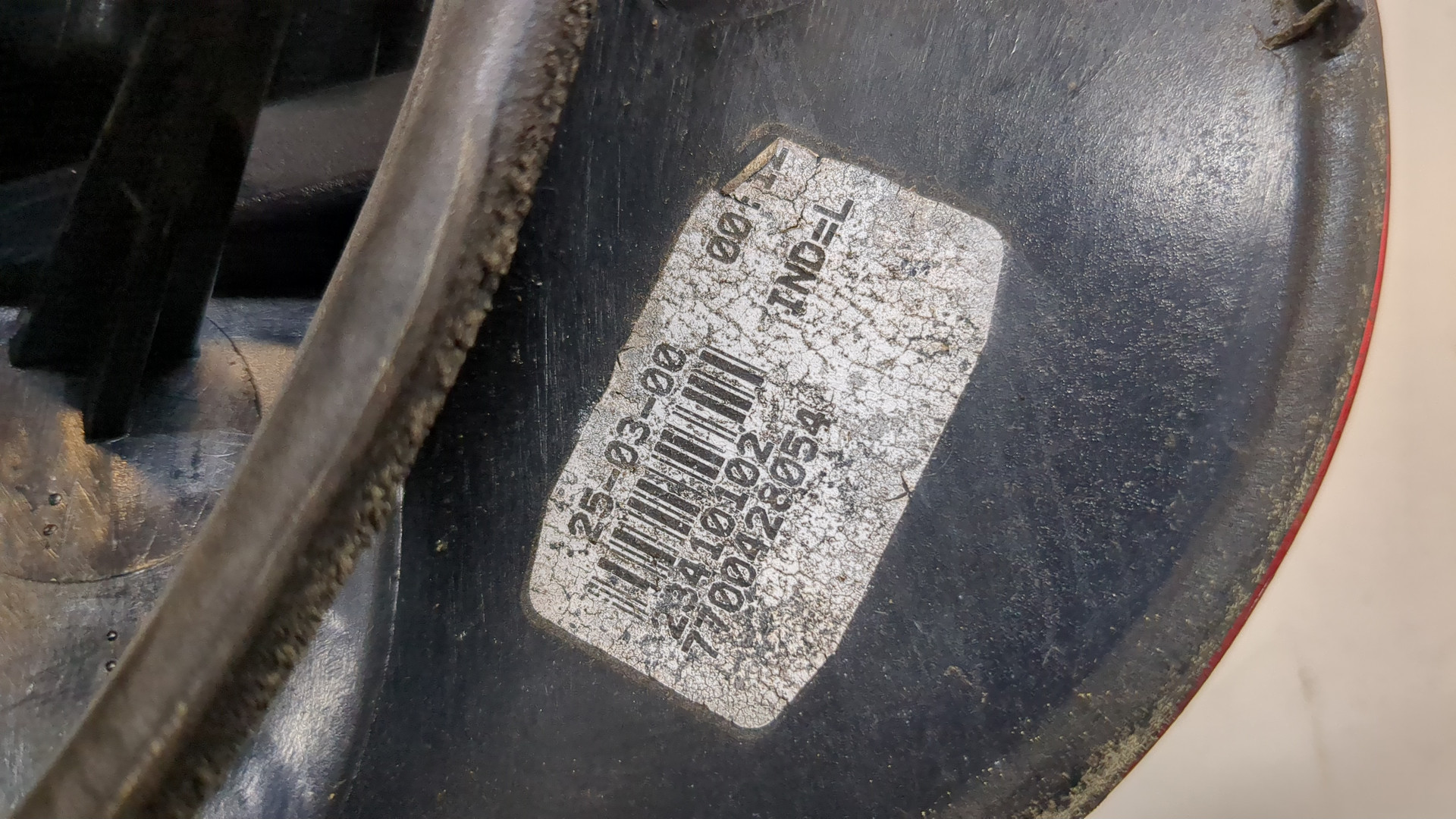 Фонарь задний левый