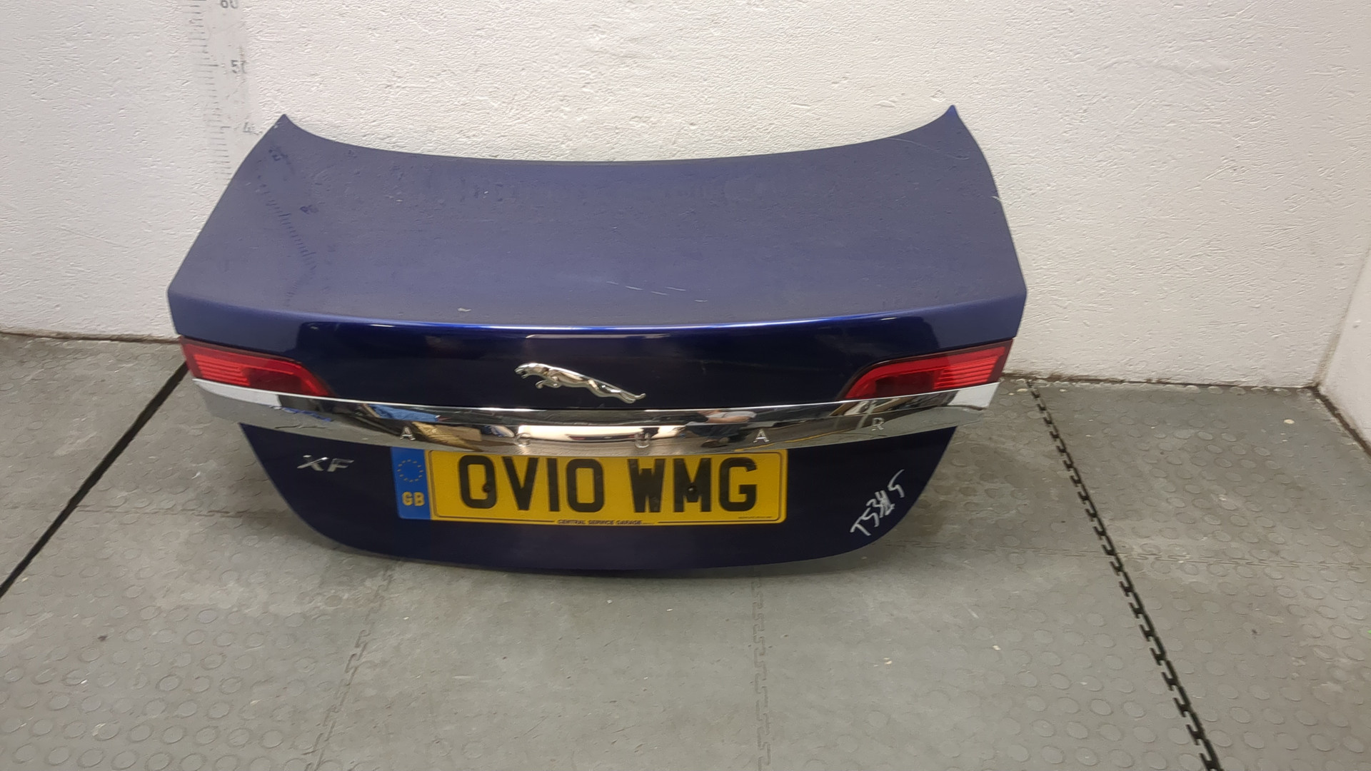 Дверь багажника