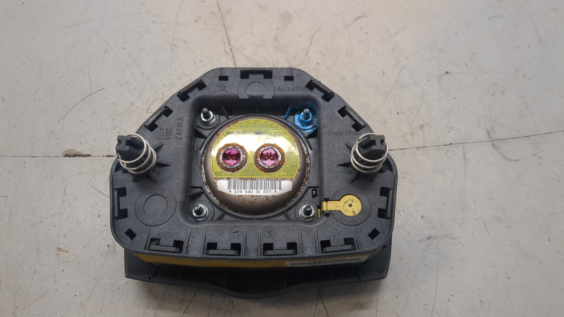 Подушка безопасности в рулевое колесо