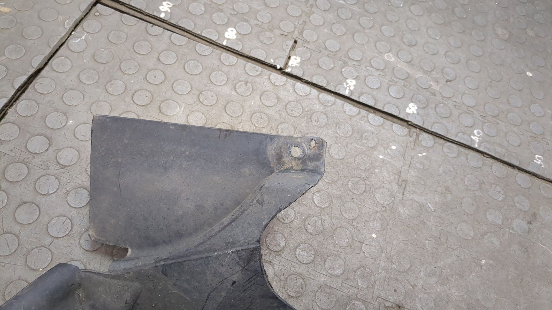 Локер передний правый