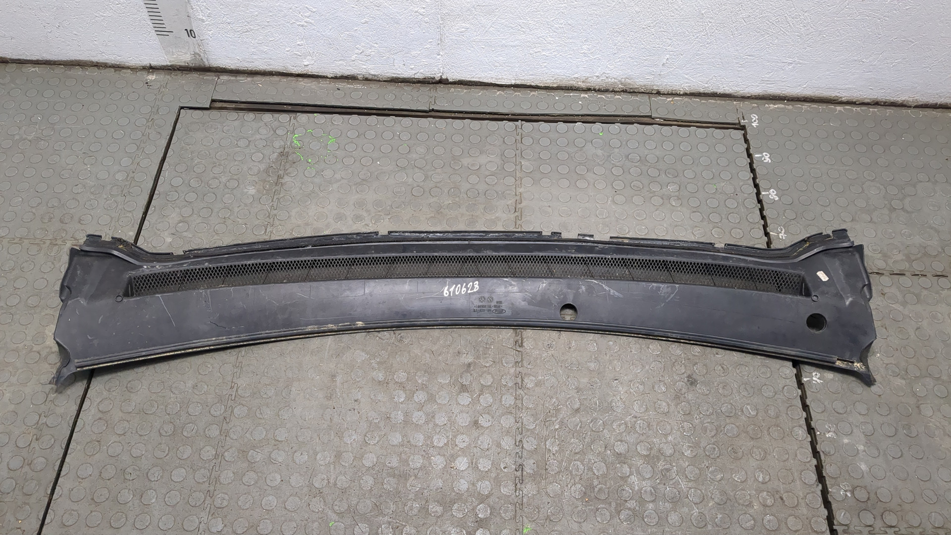 Решетка стеклоочистителей (Жабо)