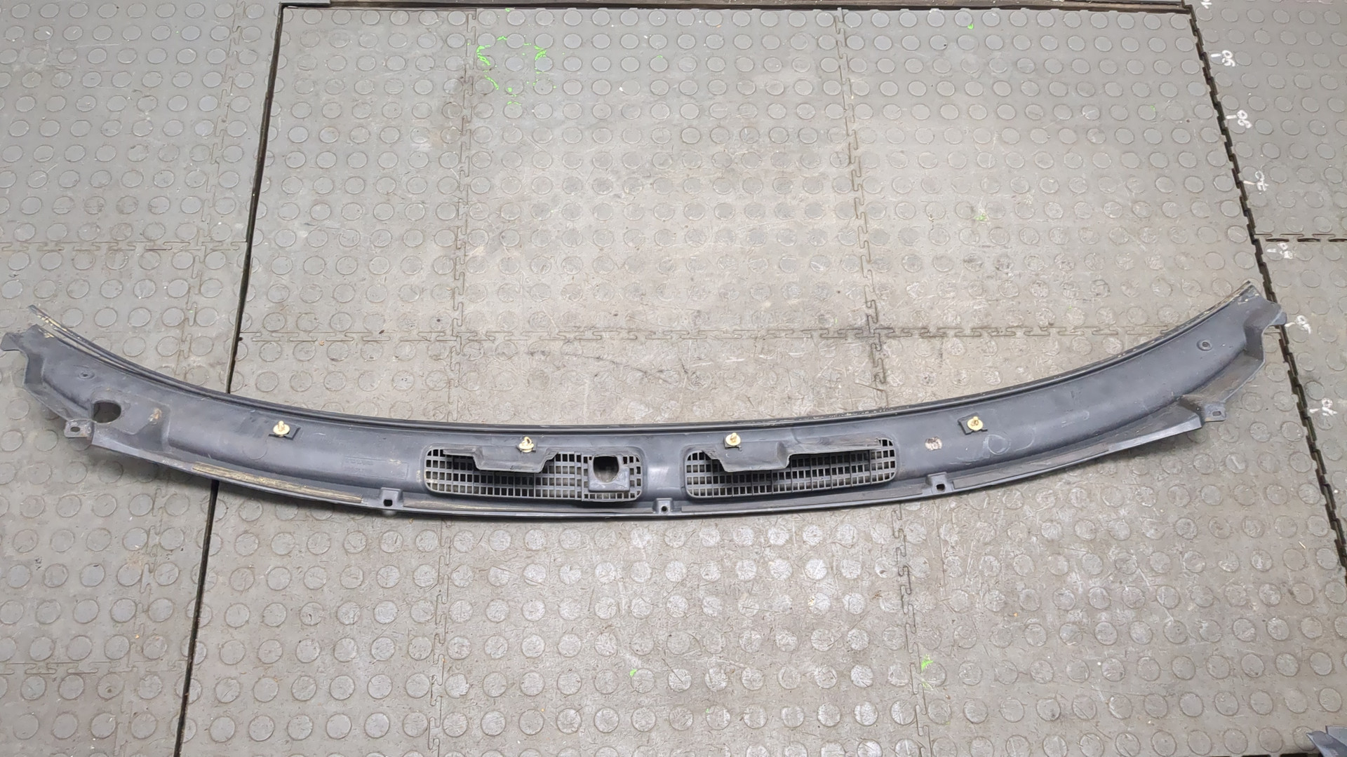 Решетка стеклоочистителей (Жабо)