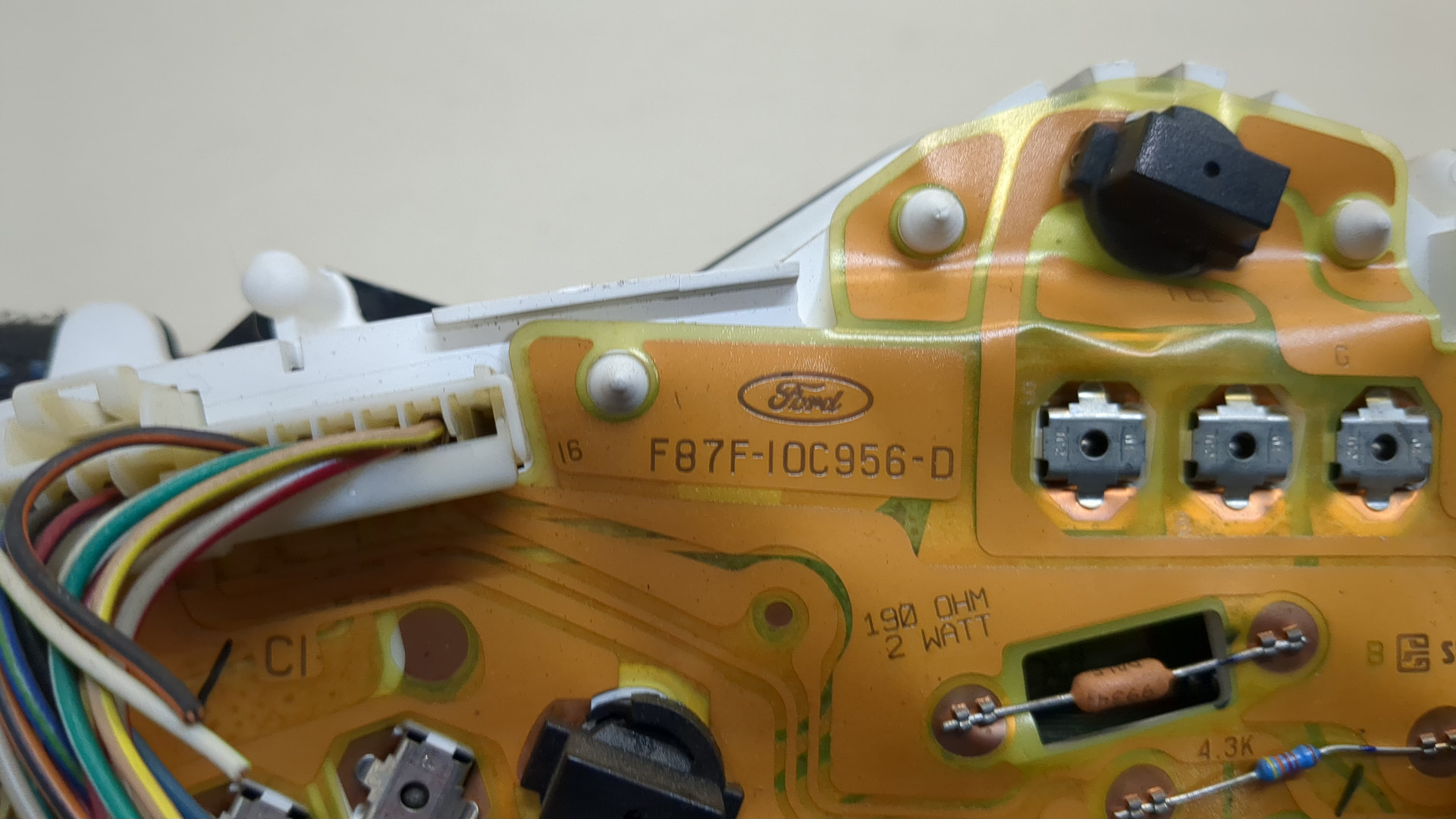 Панель приборов